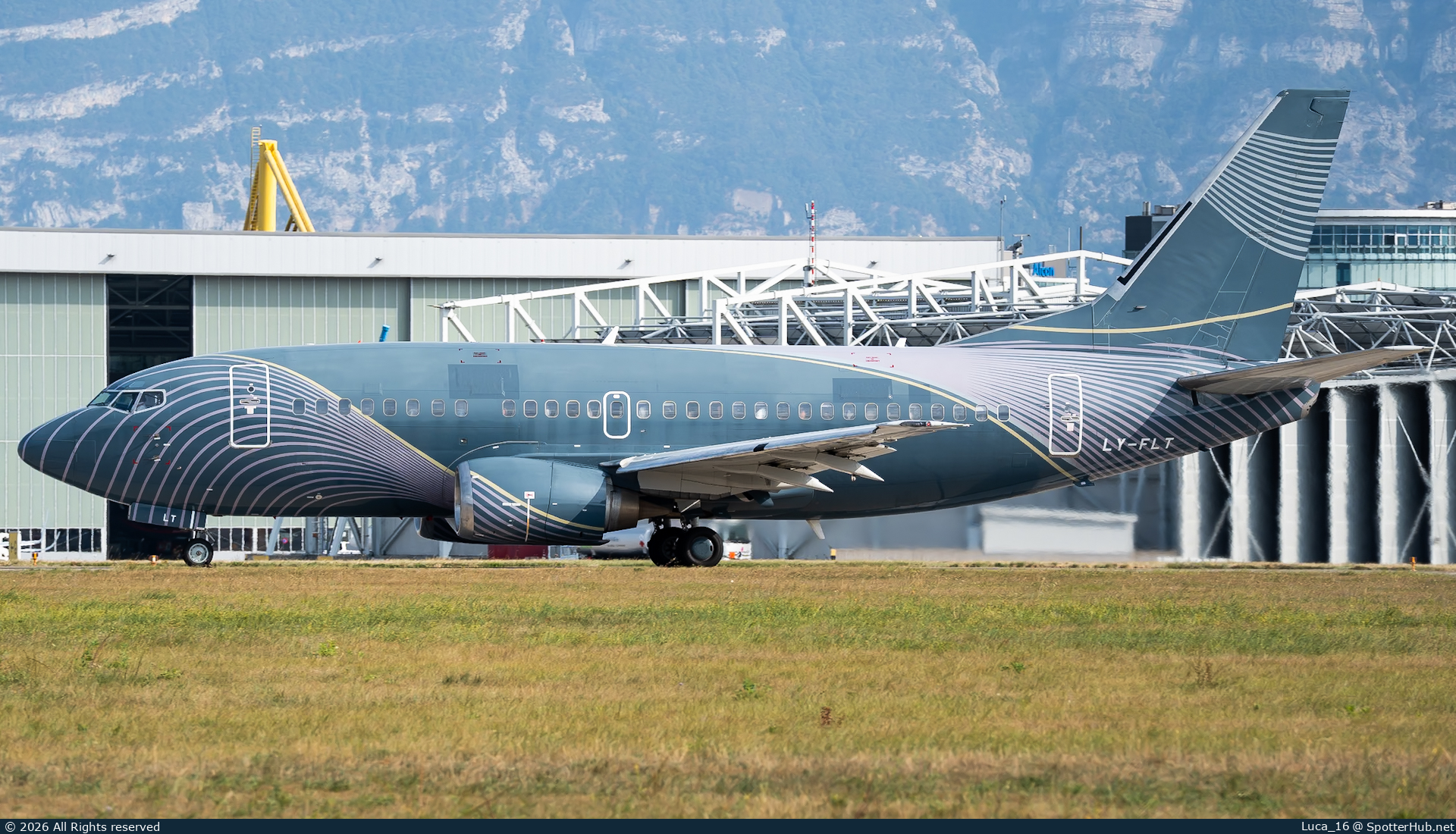 Photo of LY-FLT - Boeing 737-522 operated by KlasJet