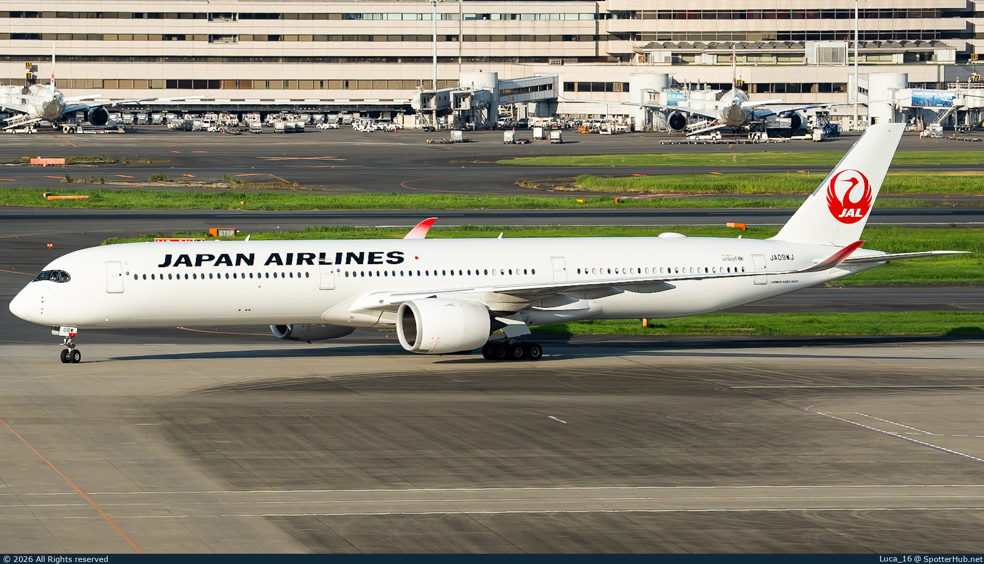 Photo of JA09WJ - Airbus A350-1041 operated by Japan Airlines