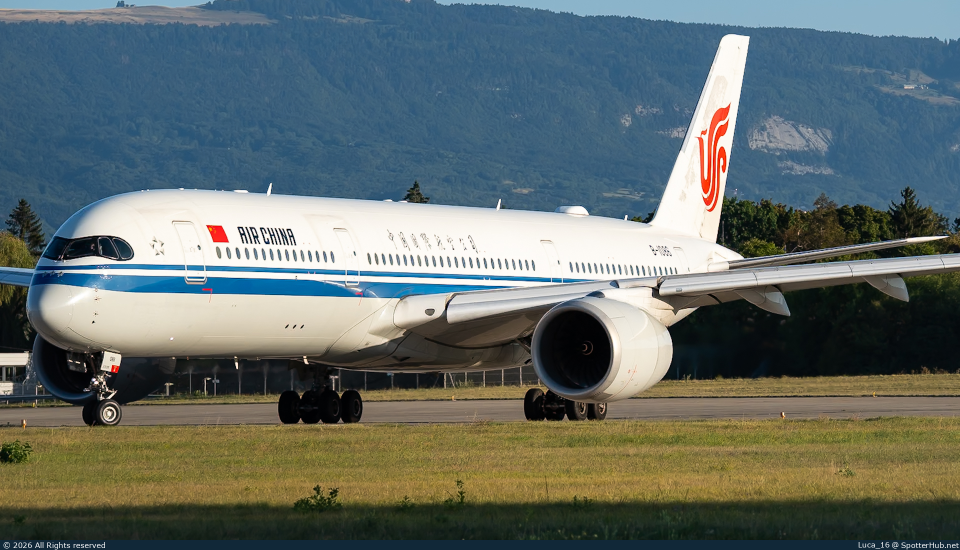 Photo of B-1086 - Airbus A350-941 operated by Air China