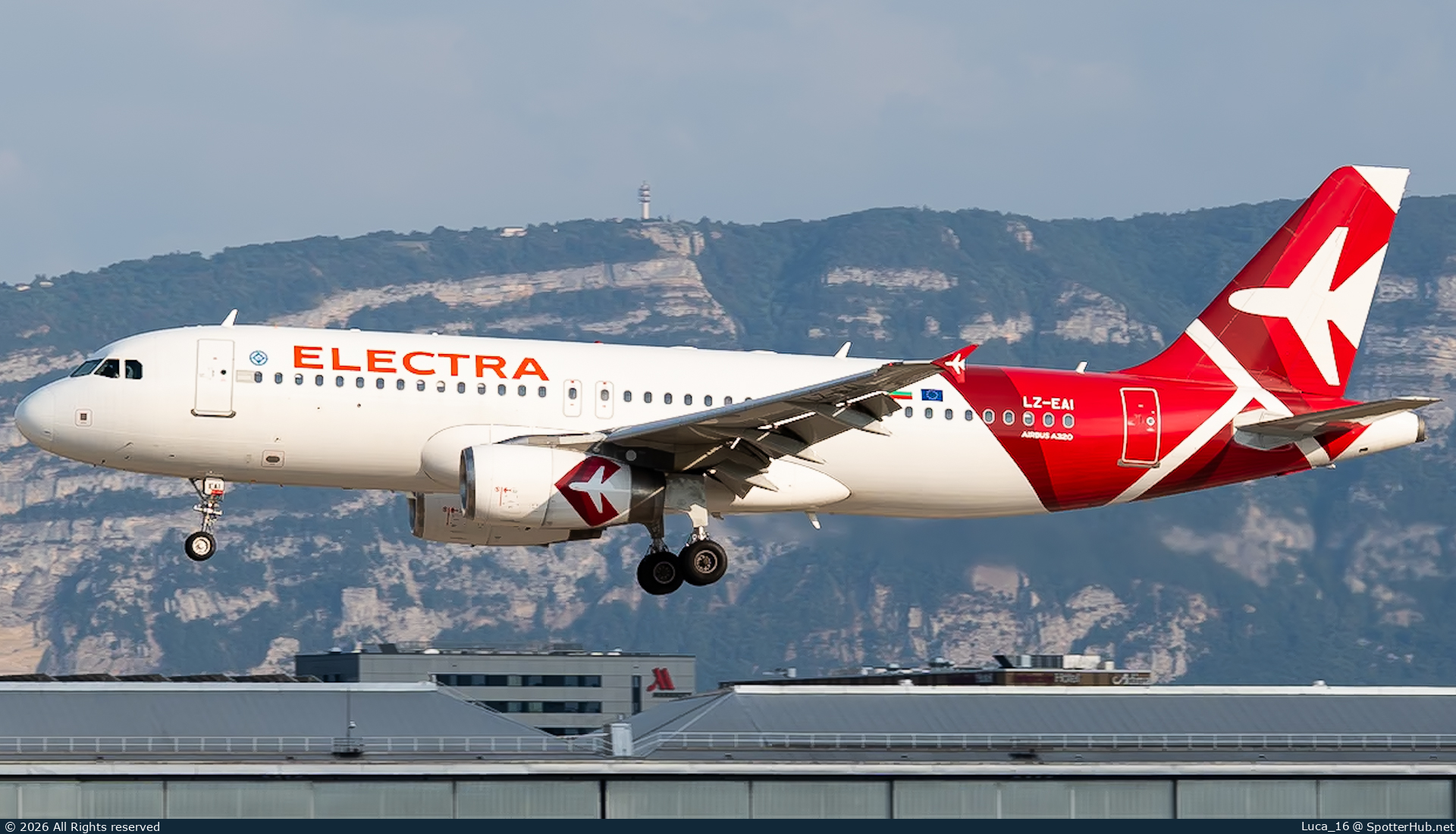 Photo of LZ-EAI - Airbus A320-232 operated by Electra Airways