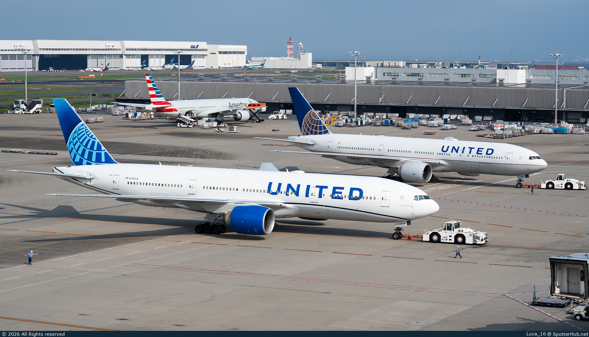 Photo of N78009 - Boeing 777-224(ER) operated by United Airlines