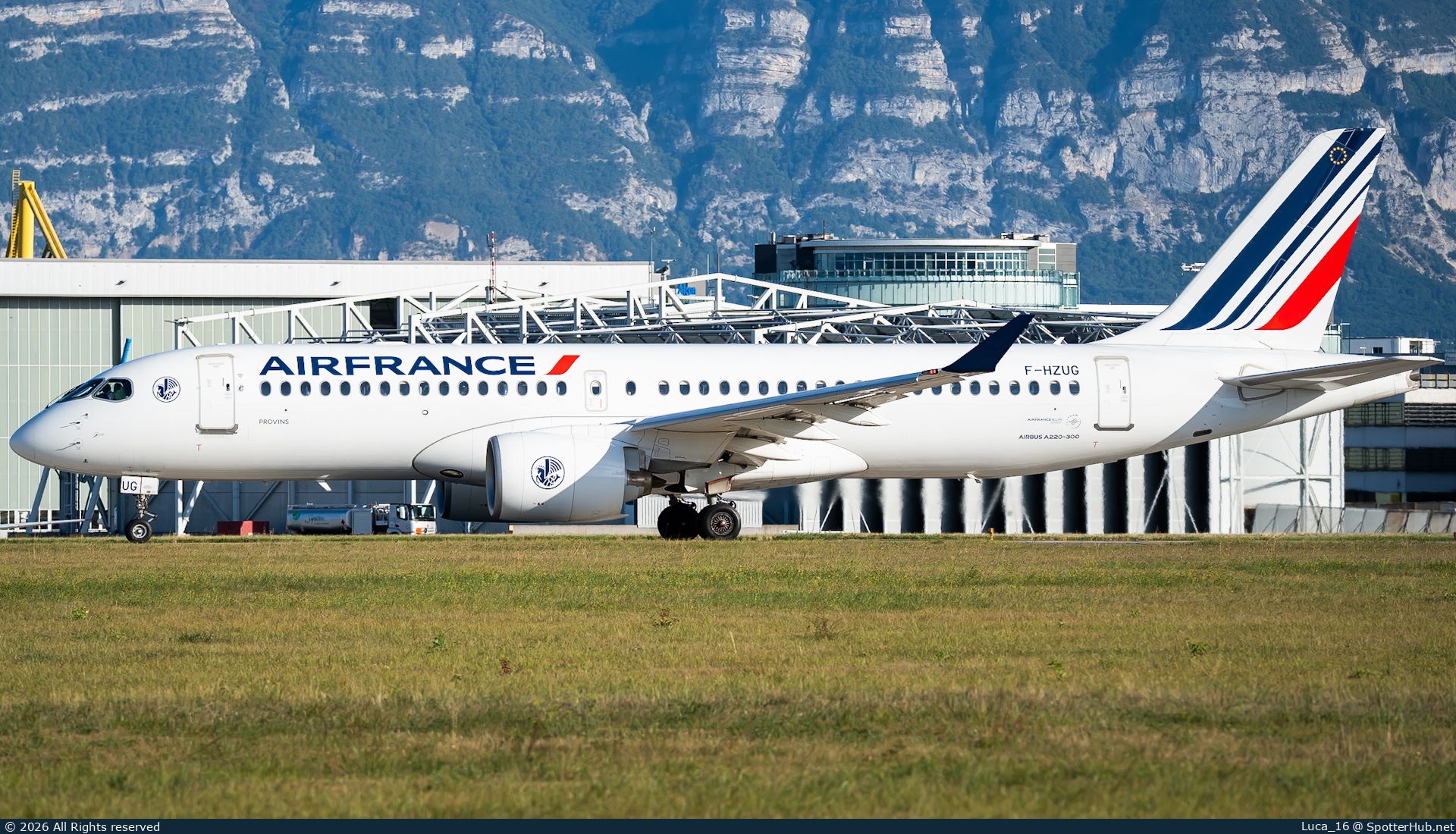 Photo of F-HZUG - Airbus A220-300 operated by Air France