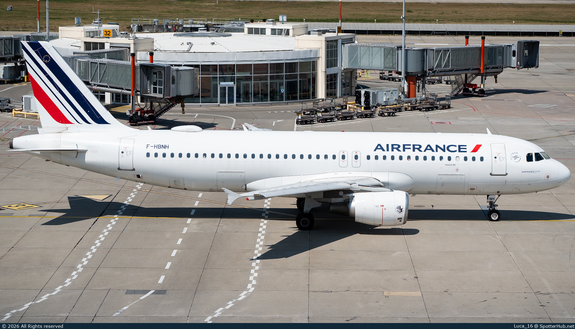 Photo of F-HBNH - Airbus A320-214 operated by Air France