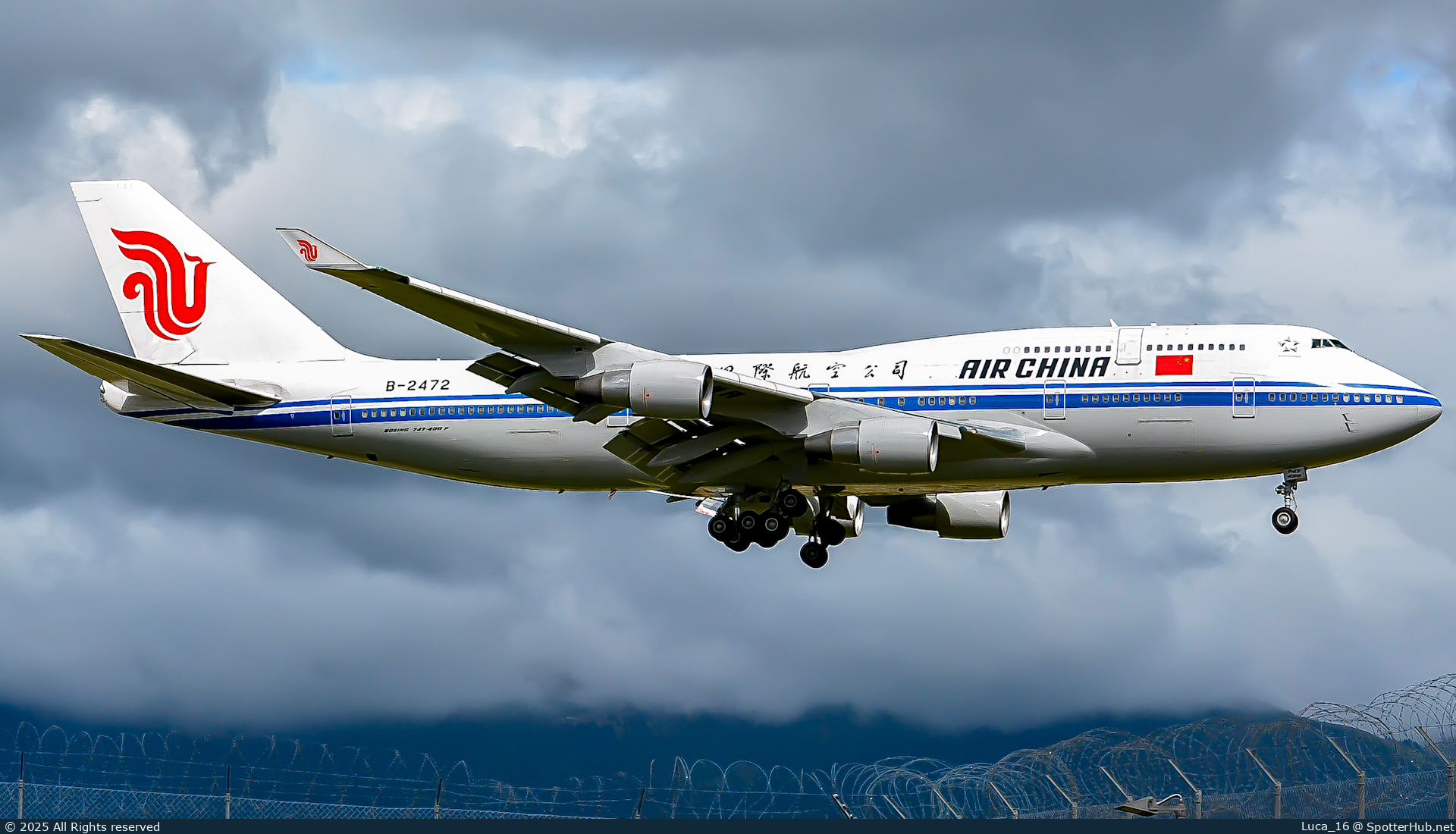 Photo of B-2472 - Boeing 747-4J6 operated by Air China
