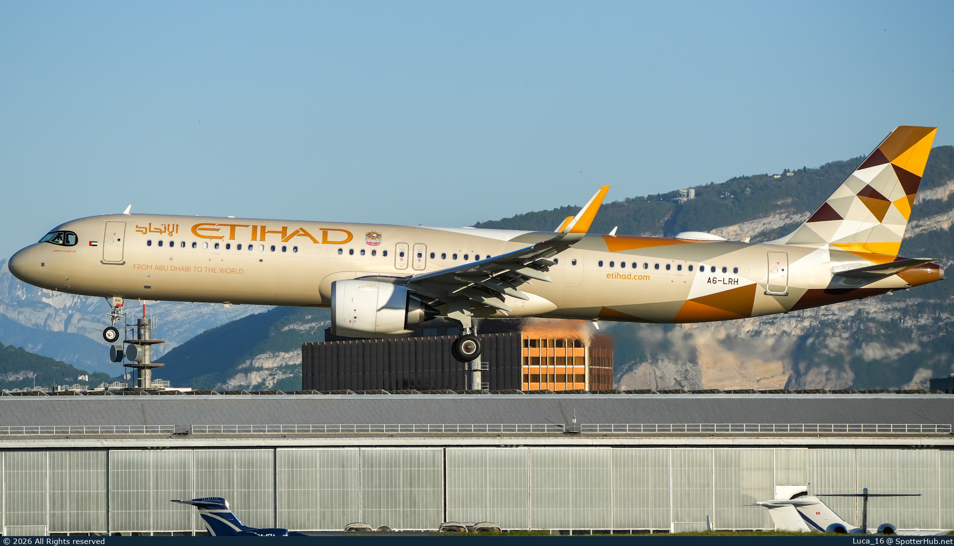 Photo of A6-LRH - Airbus A321-251NX operated by Etihad Airways
