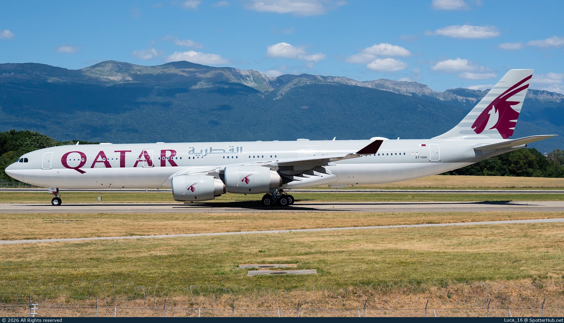 Photo of A7-HHH - Airbus A340-541 operated by Qatar Amiri Flight