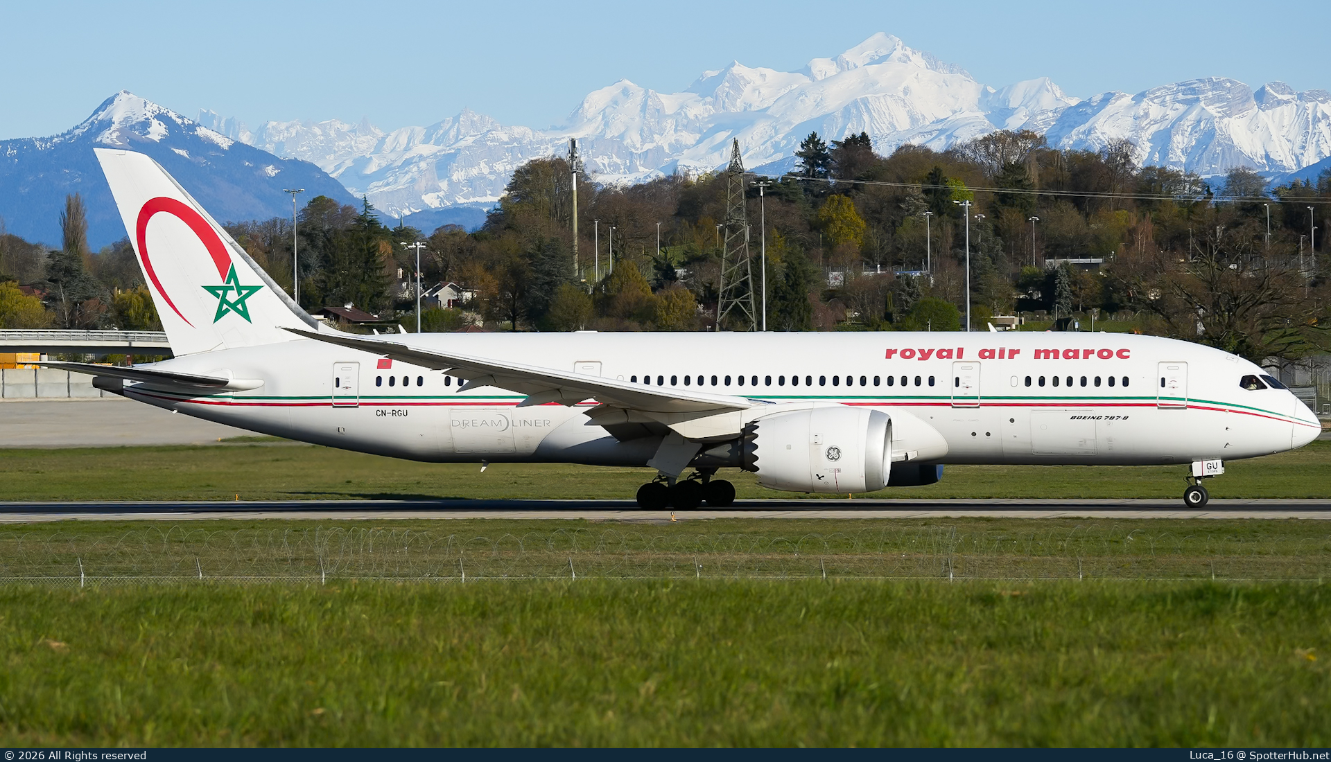 Photo of CN-RGU - Boeing 787-8 Dreamliner operated by Royal Air Maroc