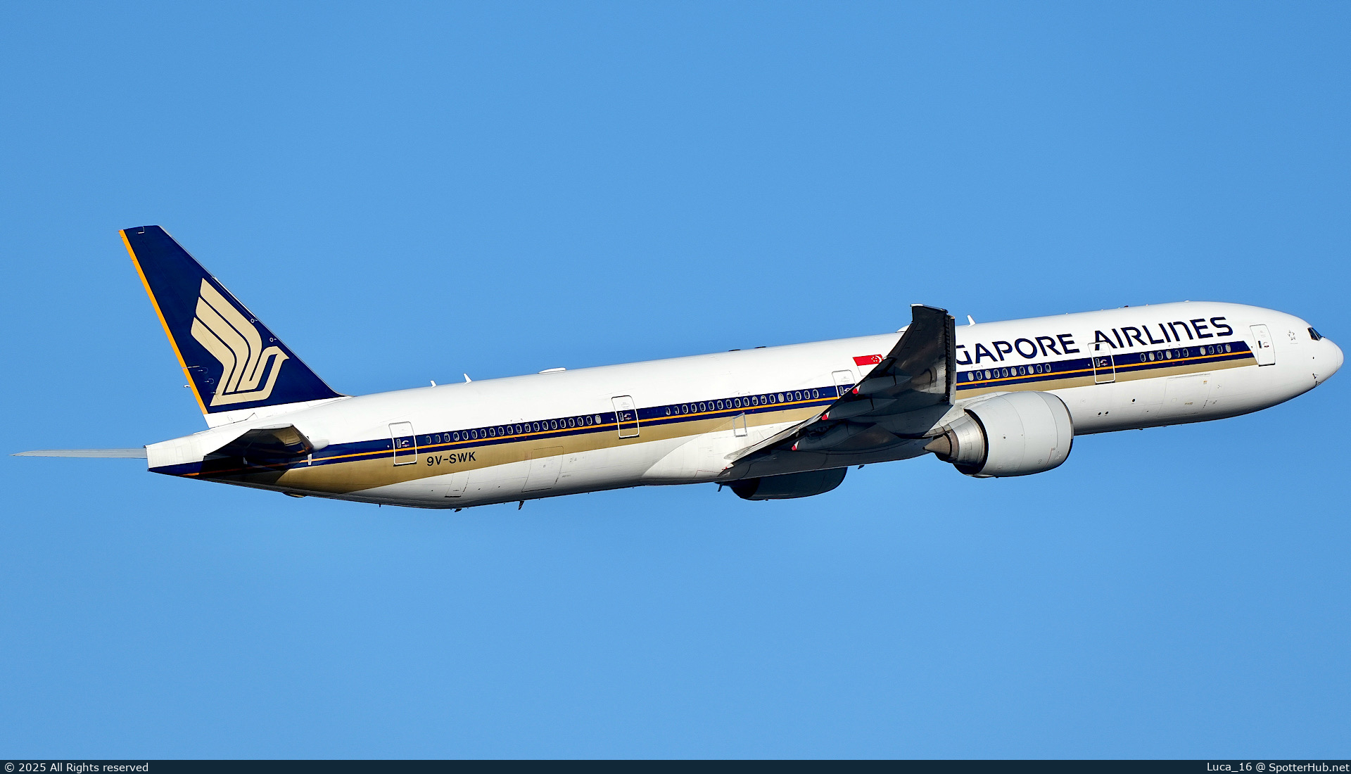 Photo of 9V-SWK - Boeing 777-312(ER) operated by Singapore Airlines