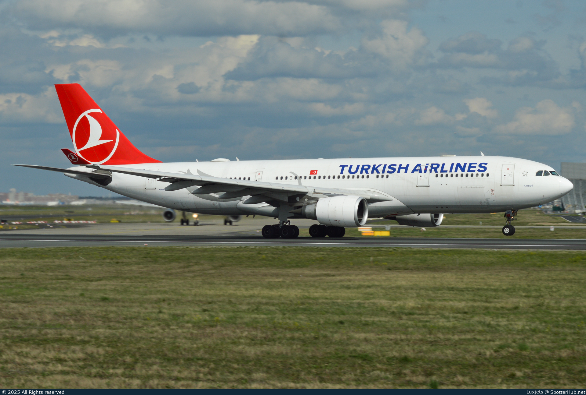 Photo of TC-JNE - Airbus A330-203 operated by Turkish Airlines