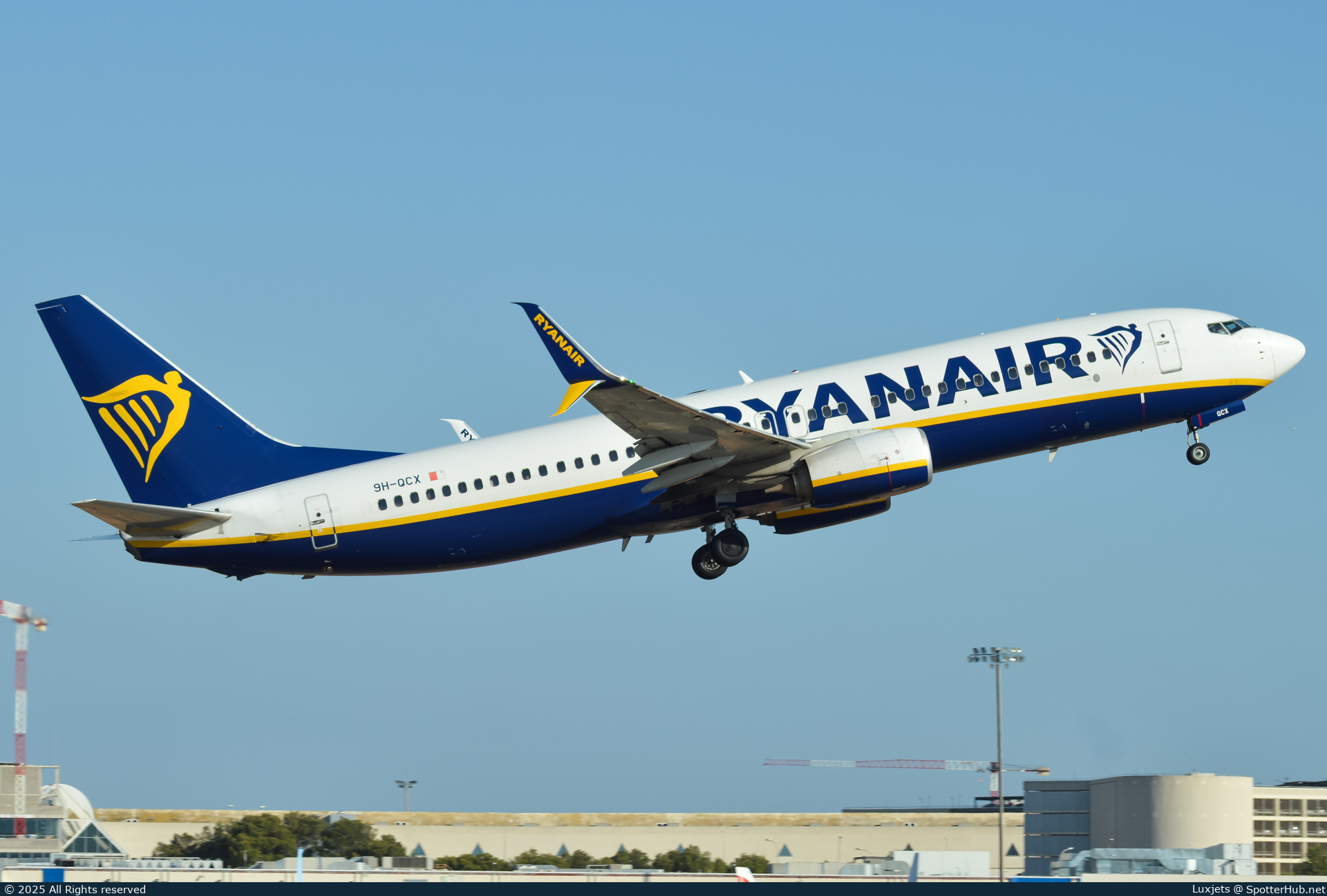 Photo of 9H-QCX - Boeing 737-8AS operated by Ryanair (opb Malta Air)