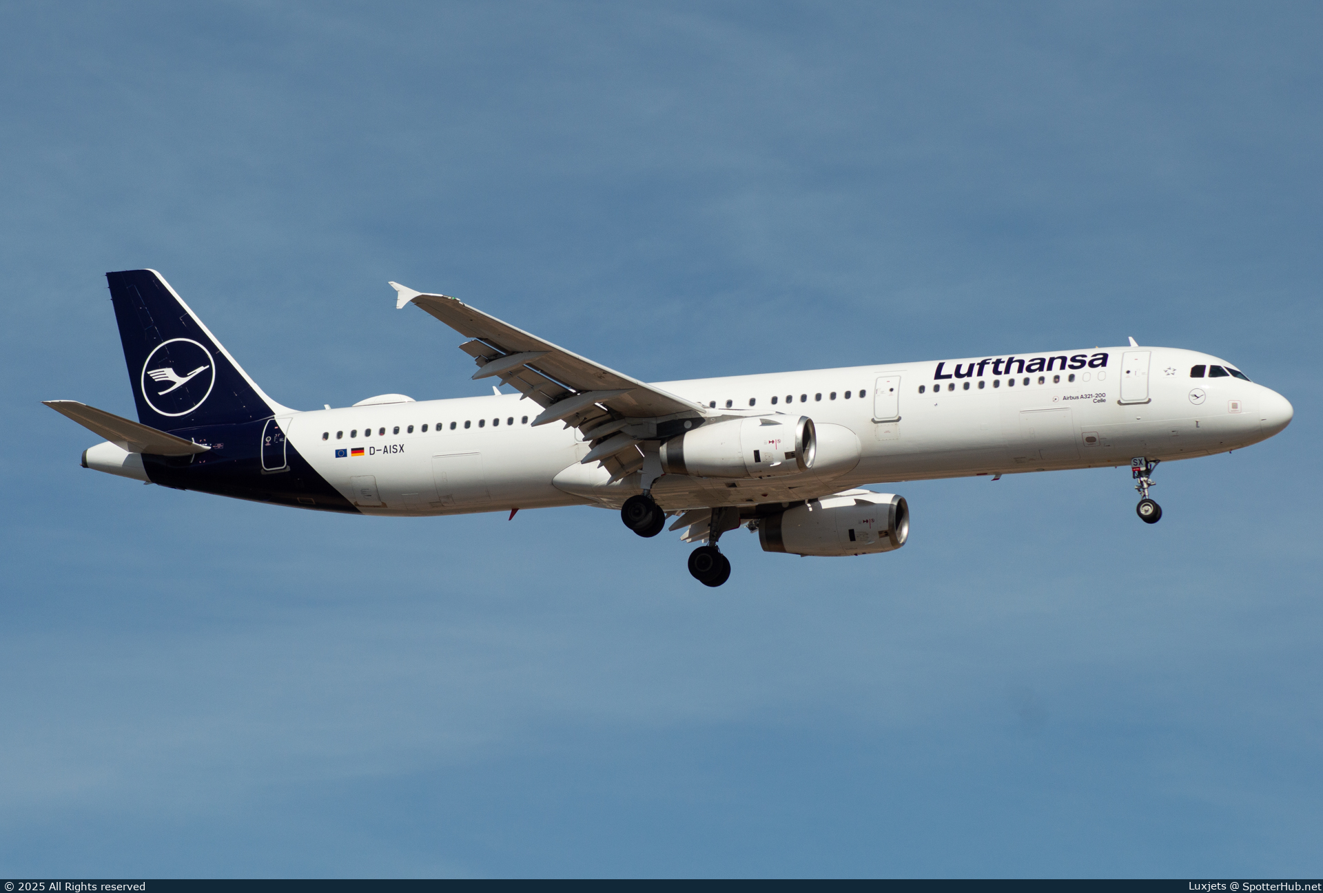 Photo of D-AISX - Airbus A321-231 operated by Lufthansa