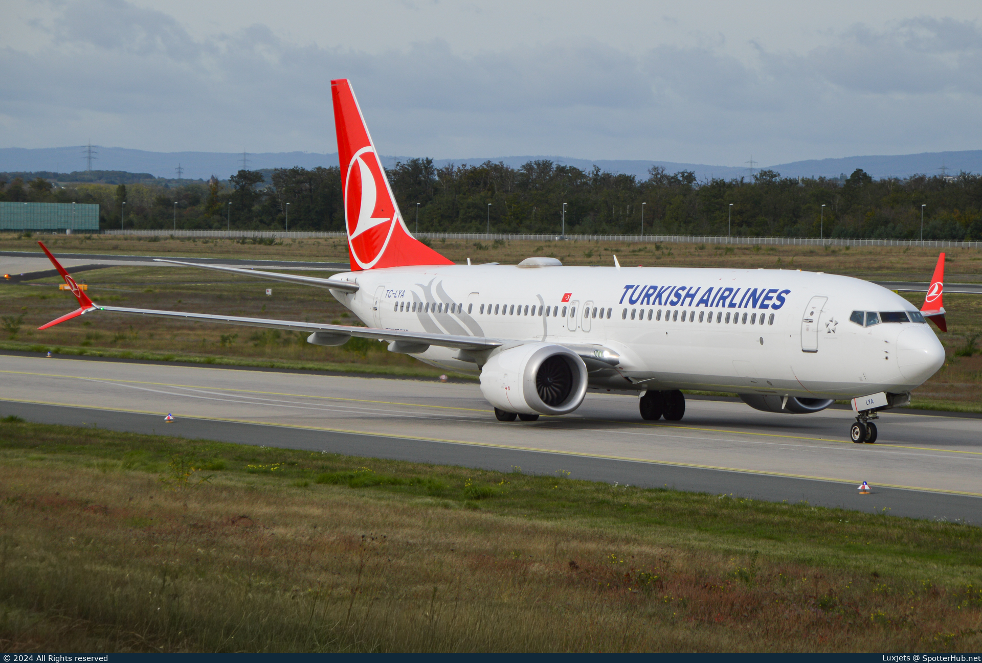 Photo of TC-LYA - Boeing 737 MAX 9 operated by Turkish Airlines