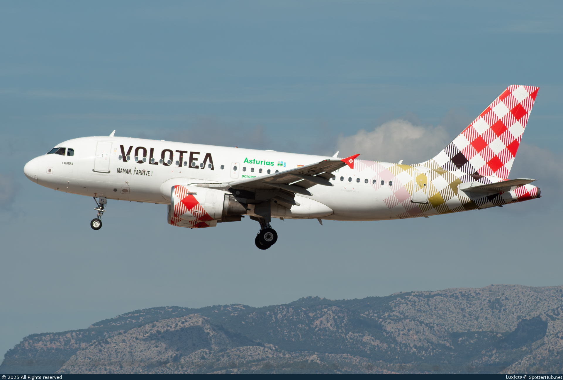Photo of EC-MTD - Airbus A319-111 operated by Volotea