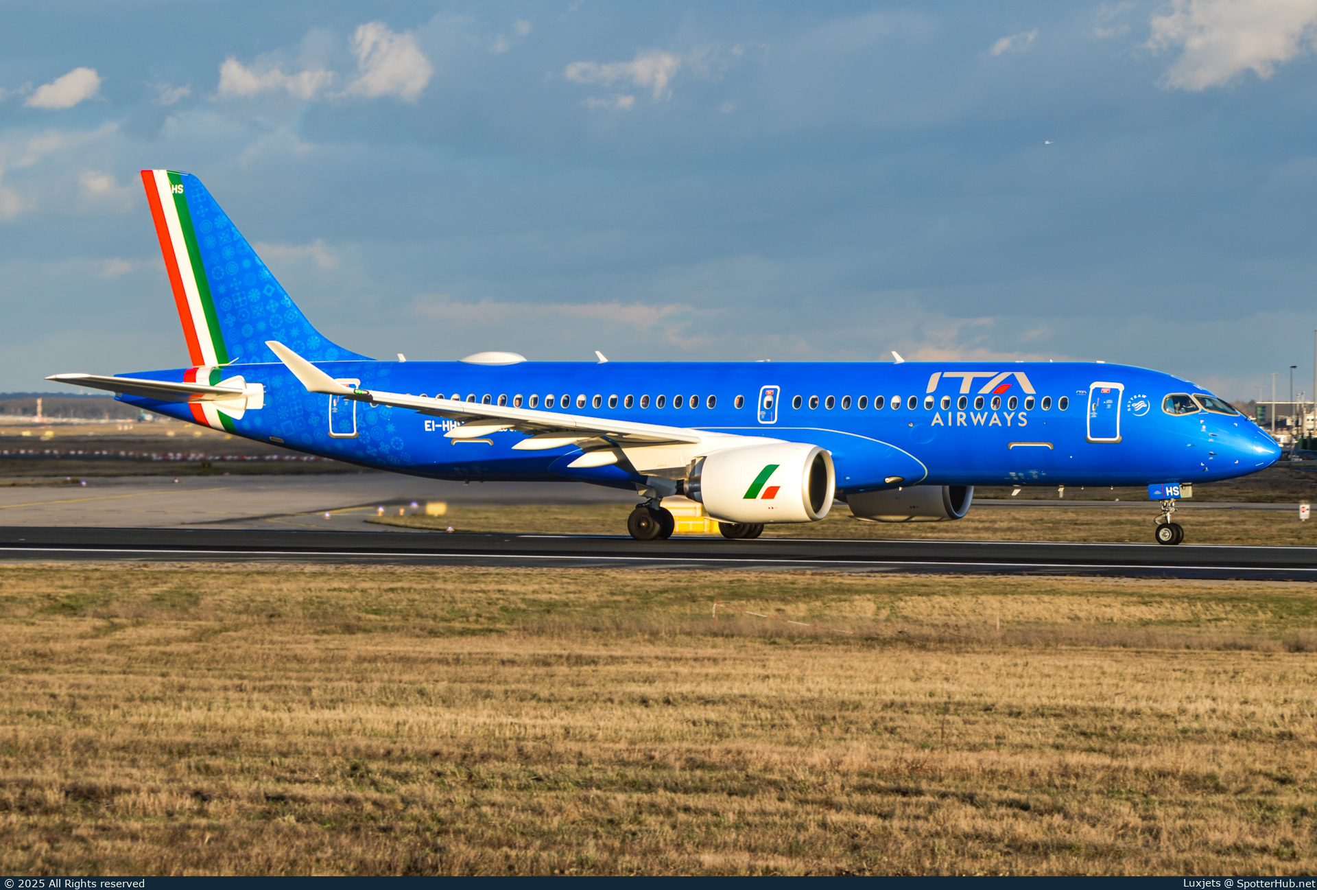 Photo of EI-HHS - Airbus A220-300 operated by ITA Airways