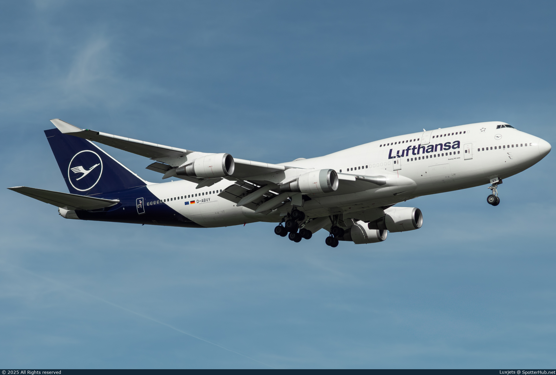 Photo of D-ABVY - Boeing 747-430 operated by Lufthansa