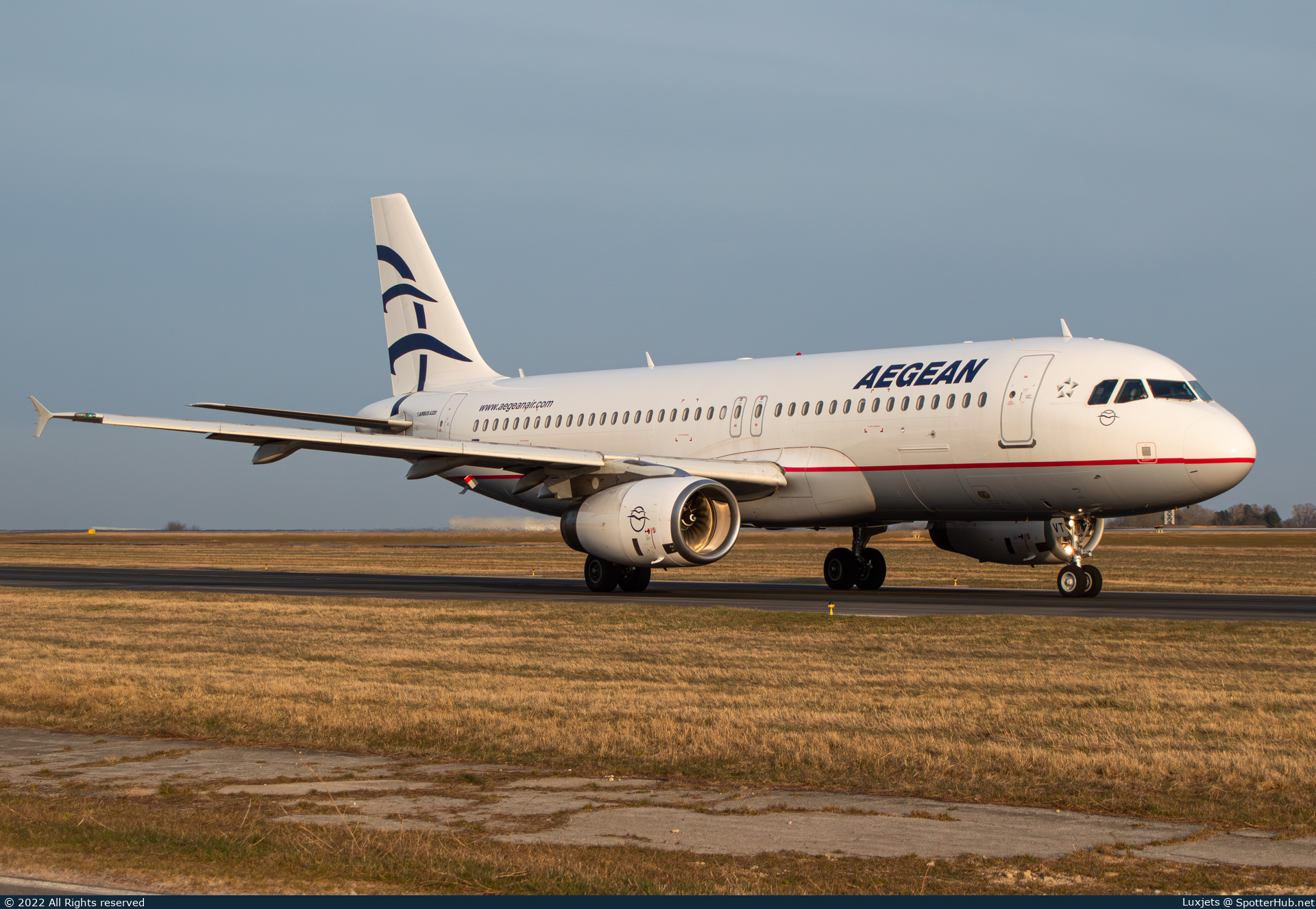 Photo of SX-DVT - Airbus A320-232 operated by Aegean Airlines