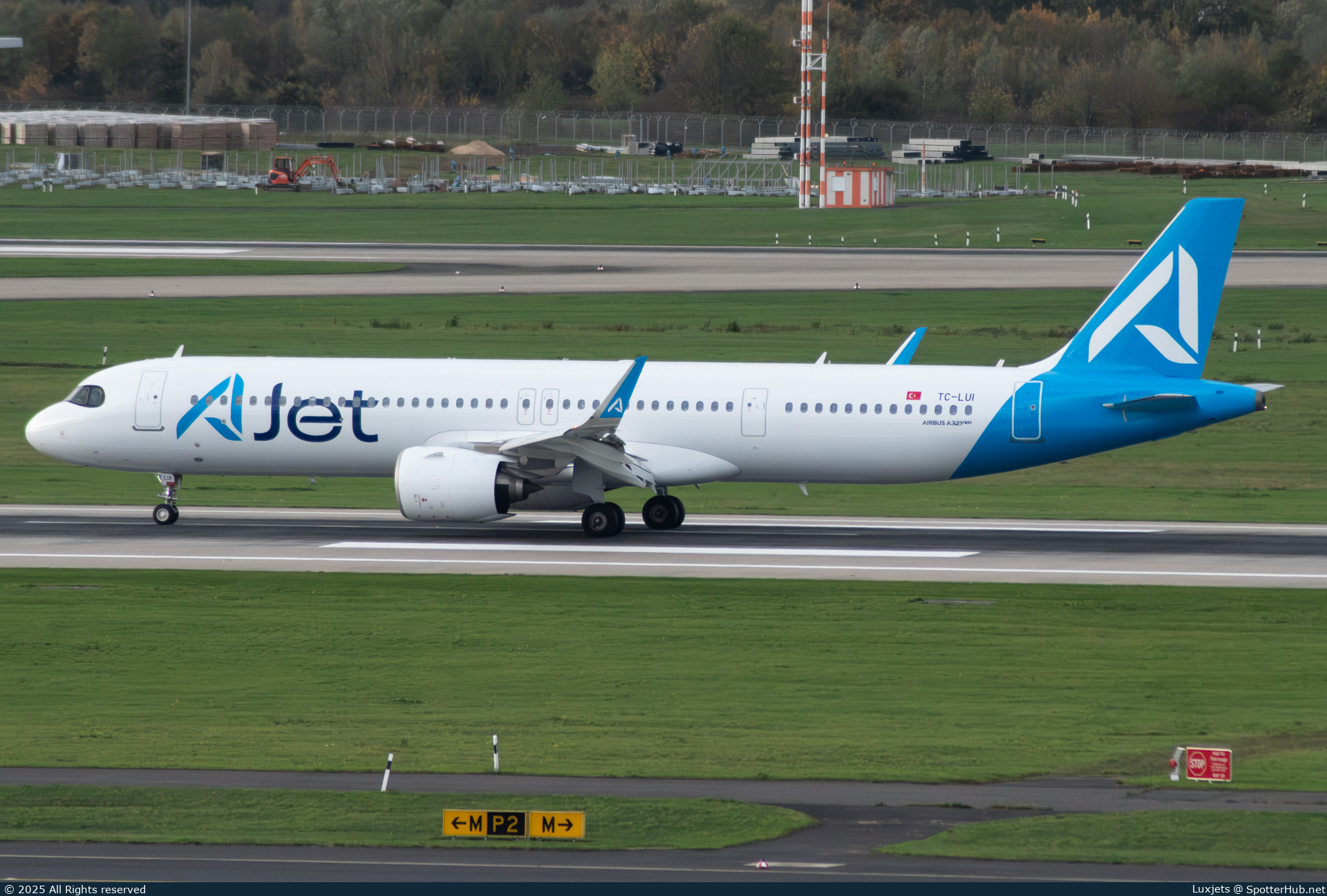Photo of TC-LUI - Airbus A321-271NX operated by AJet