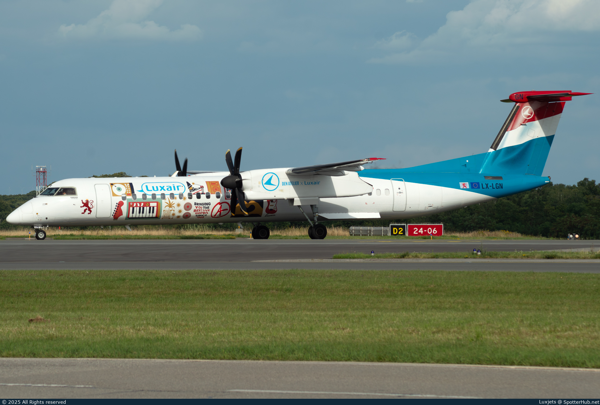 Photo of LX-LGN - Bombardier DHC-8-402 Dash 8 Q400 operated by Luxair