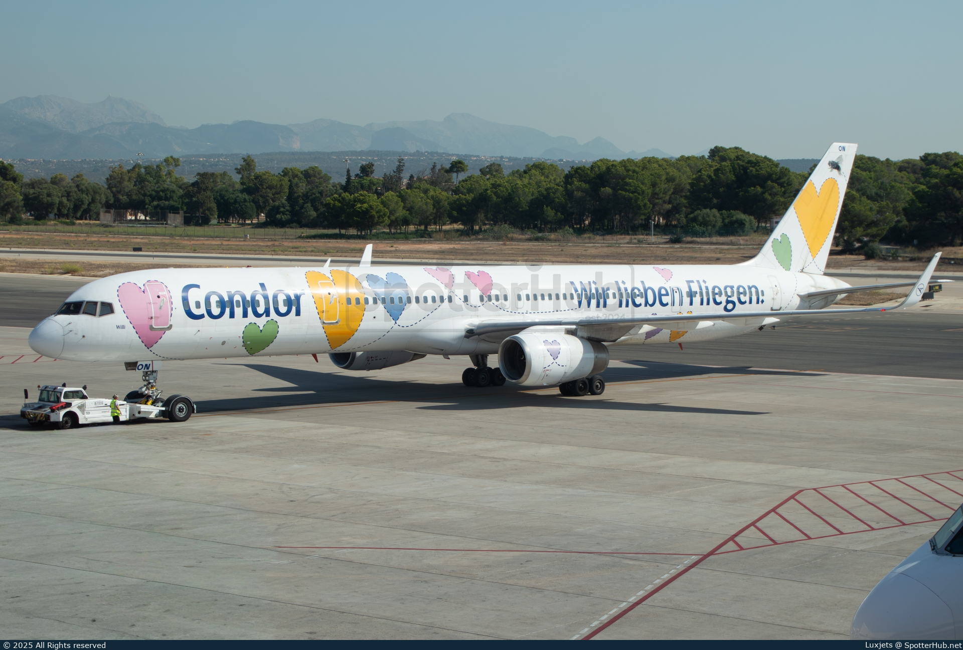 Photo of D-ABON - Boeing 757-330 operated by Condor