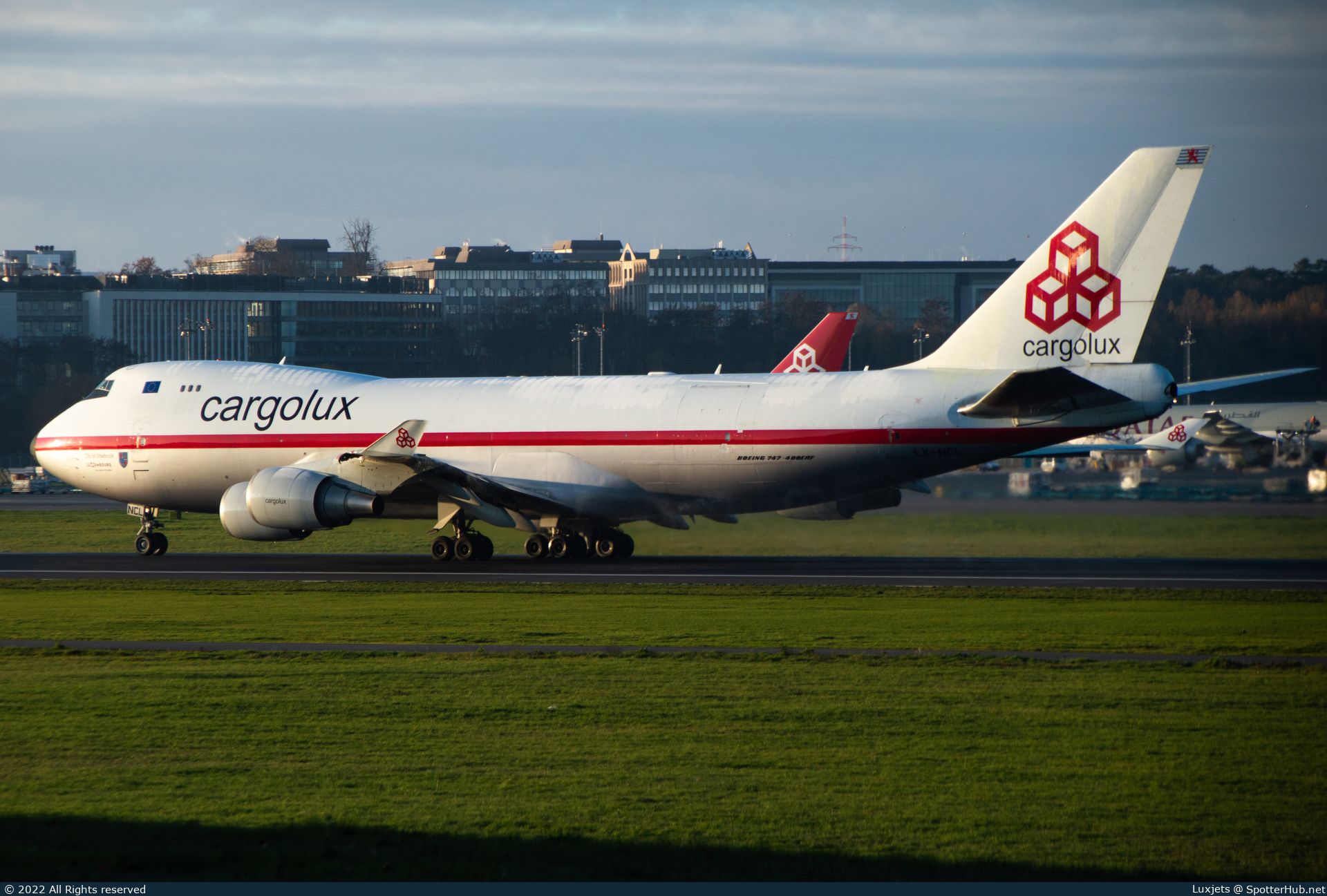 Photo of LX-NCL - Boeing 747-4EVF(ER) operated by Cargolux