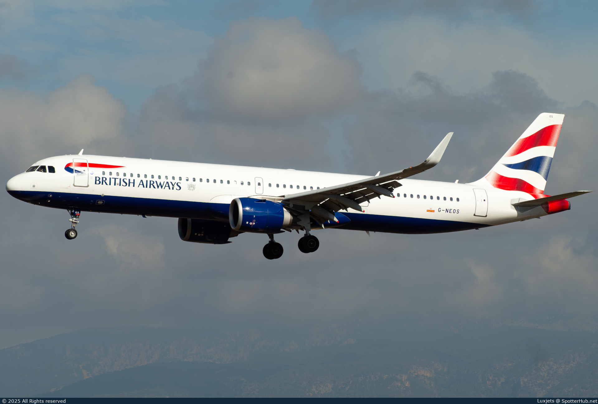 Photo of G-NEOS - Airbus A321-251NX operated by British Airways