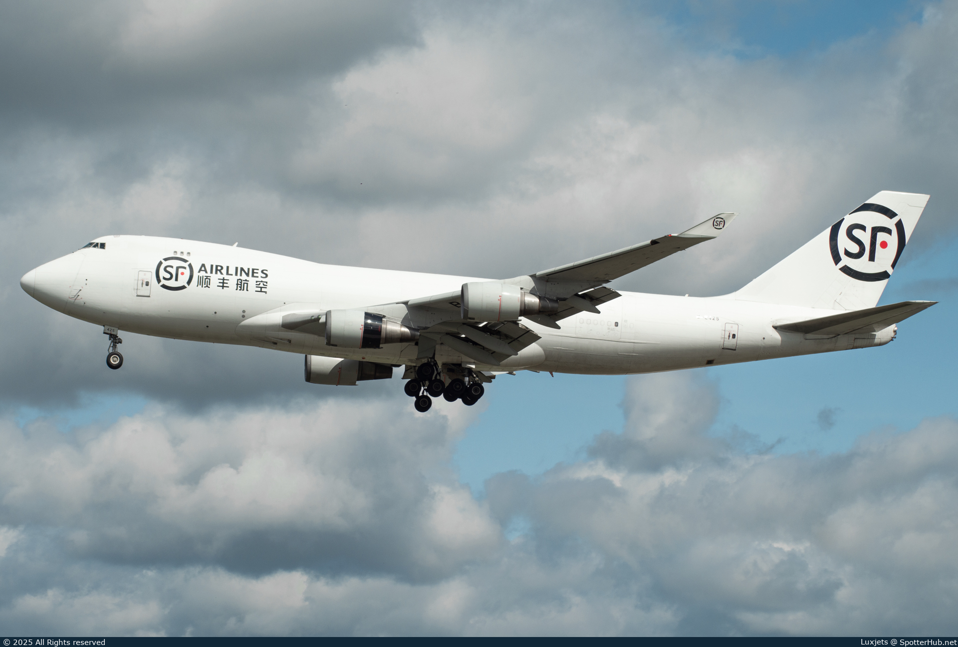 Photo of B-2425 - Boeing 747-40BF(ER) operated by SF Airlines