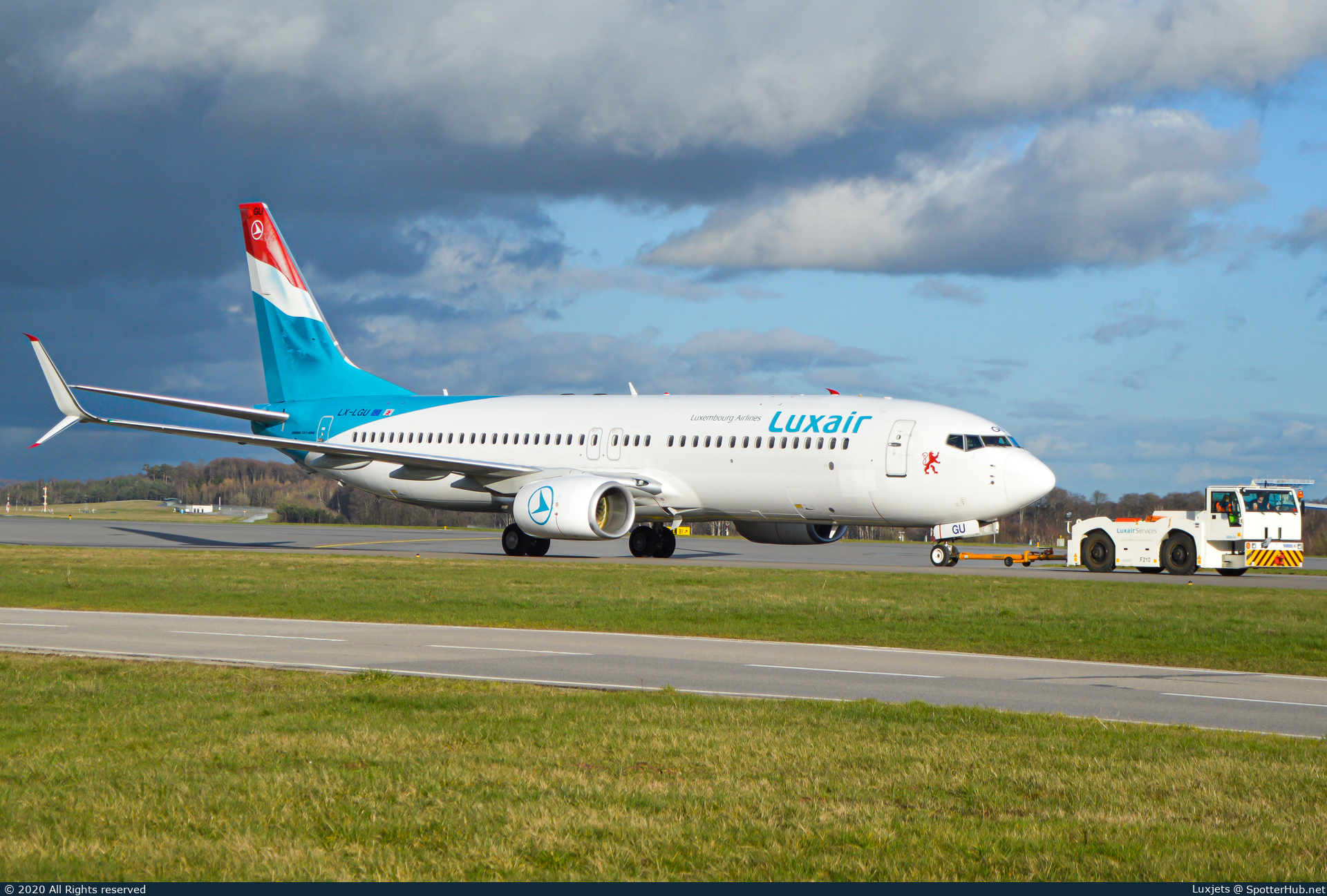 Photo of LX-LGU - Boeing 737-8C9 operated by Luxair