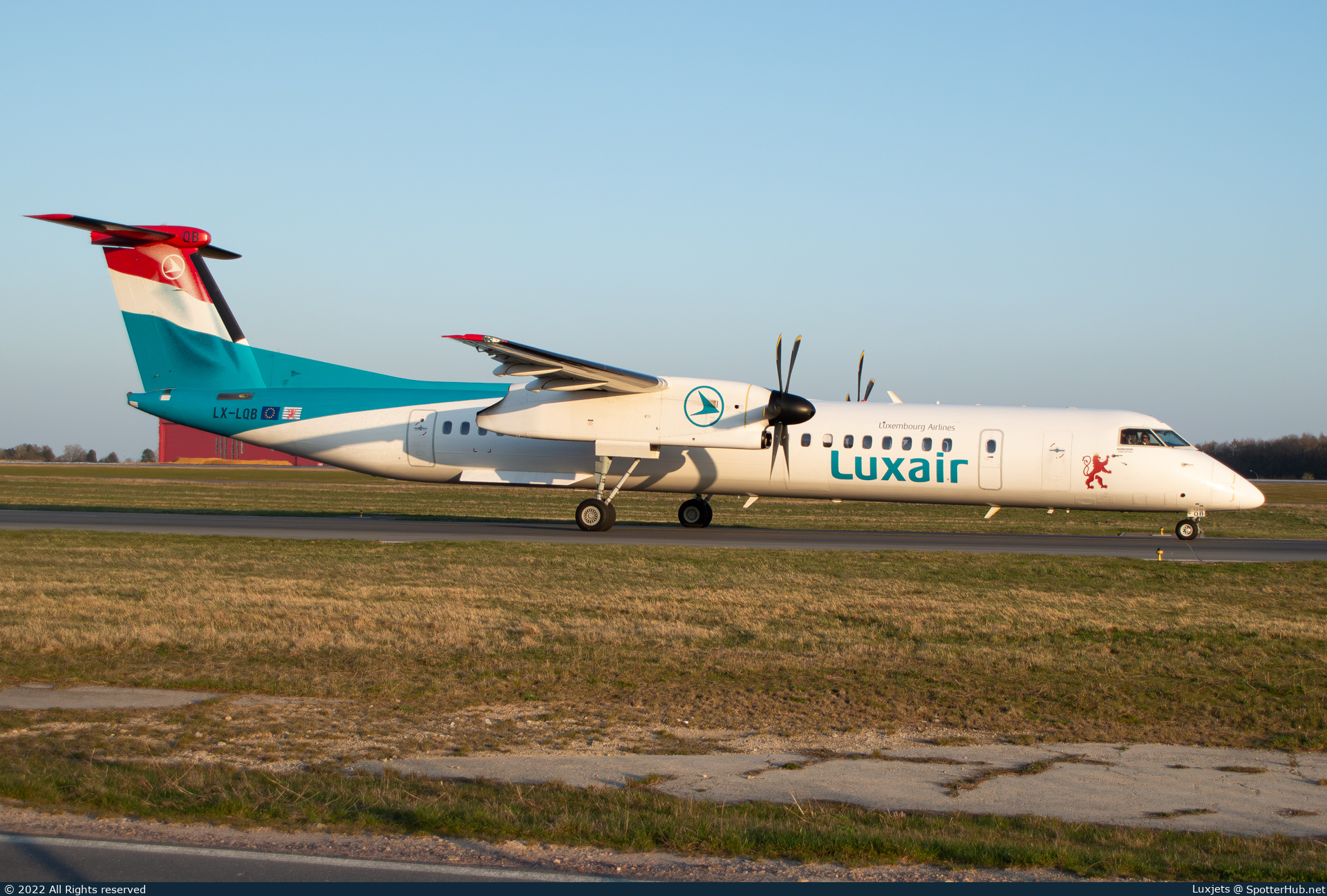 Photo of LX-LQB - Bombardier DHC-8-402 Dash 8 Q400 operated by Luxair