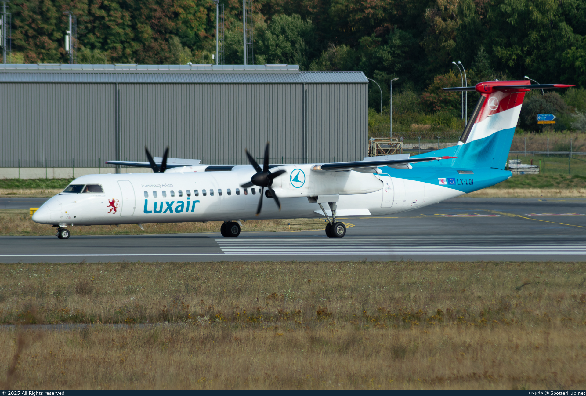 Photo of LX-LQI - Bombardier DHC-8-402 Dash 8 Q400 operated by Luxair