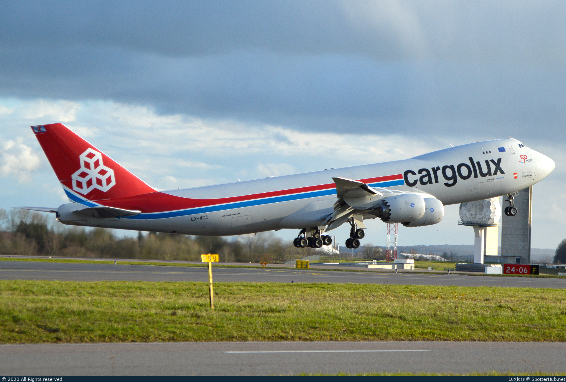 Photo of LX-VCA - Boeing 747-8R7F operated by Cargolux