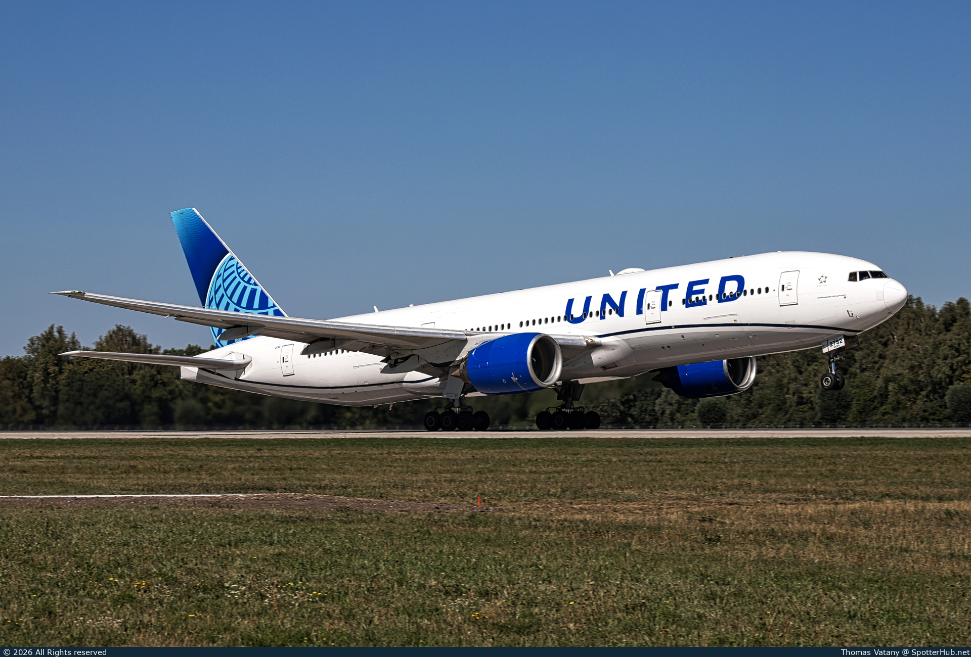 Photo of N792UA - Boeing 777-222(ER) operated by United Airlines