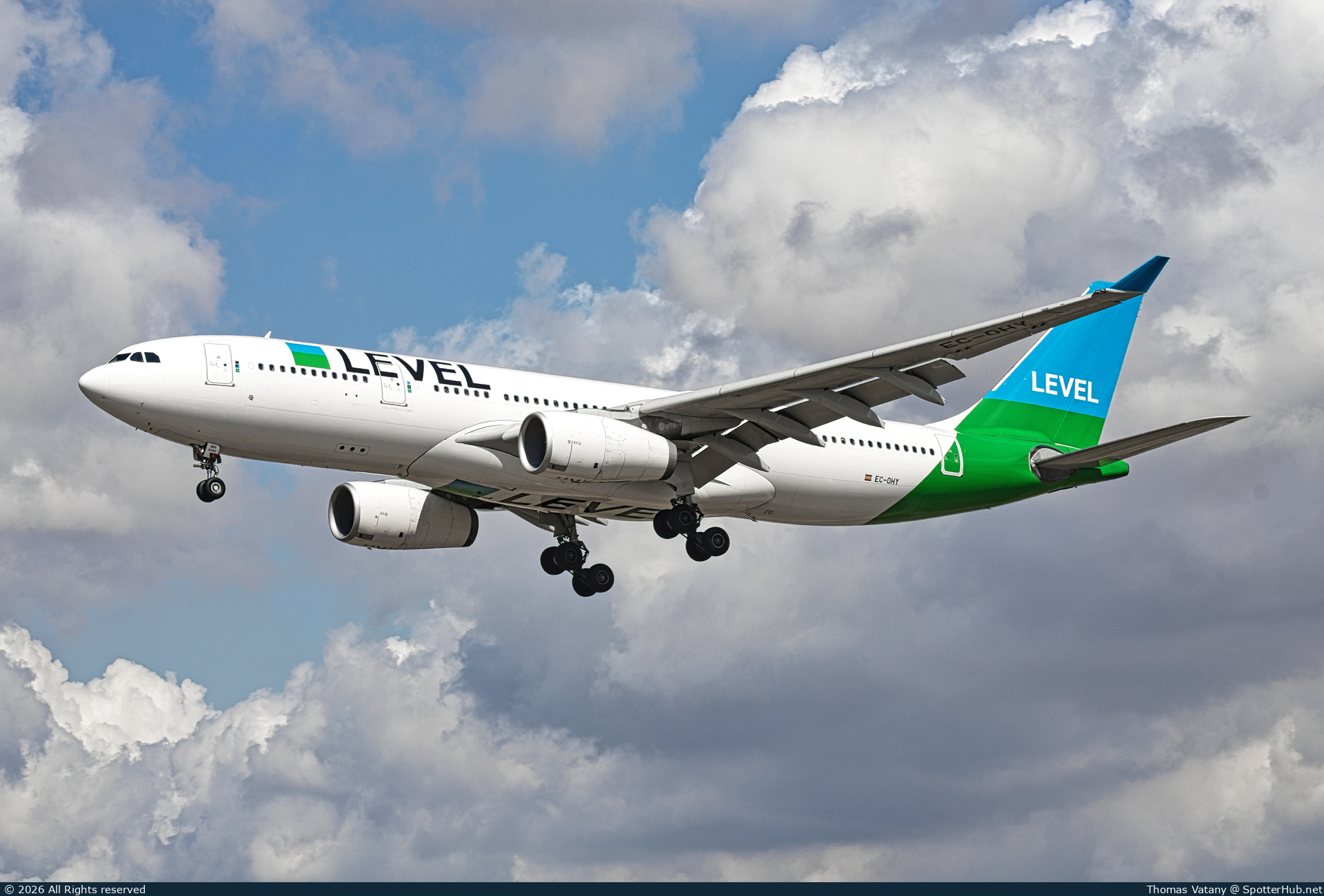 Photo of EC-OHY - Airbus A330-243 operated by LEVEL