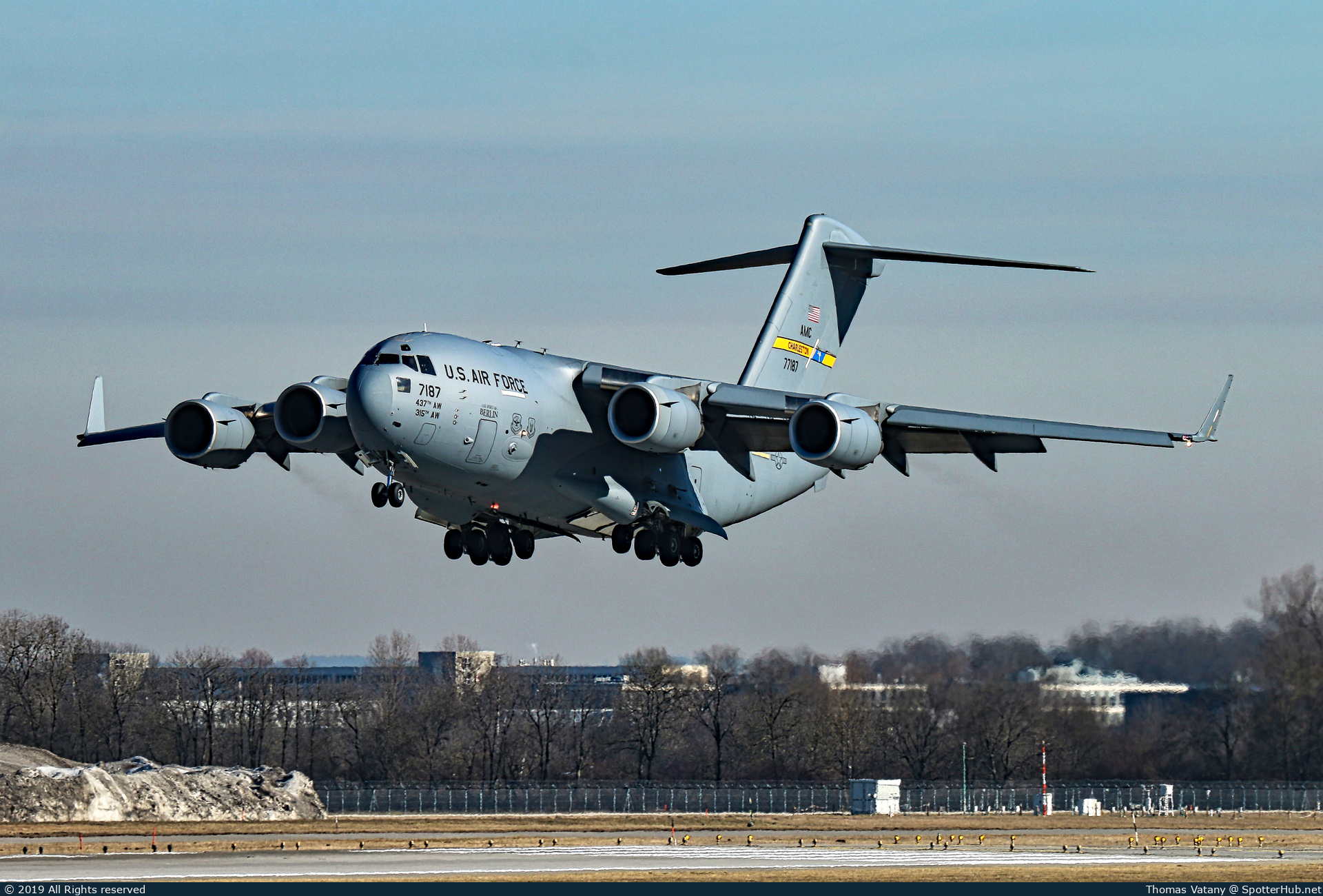 Photo of 07-7187 - Boeing C-17A Globemaster III operated by US Air Force