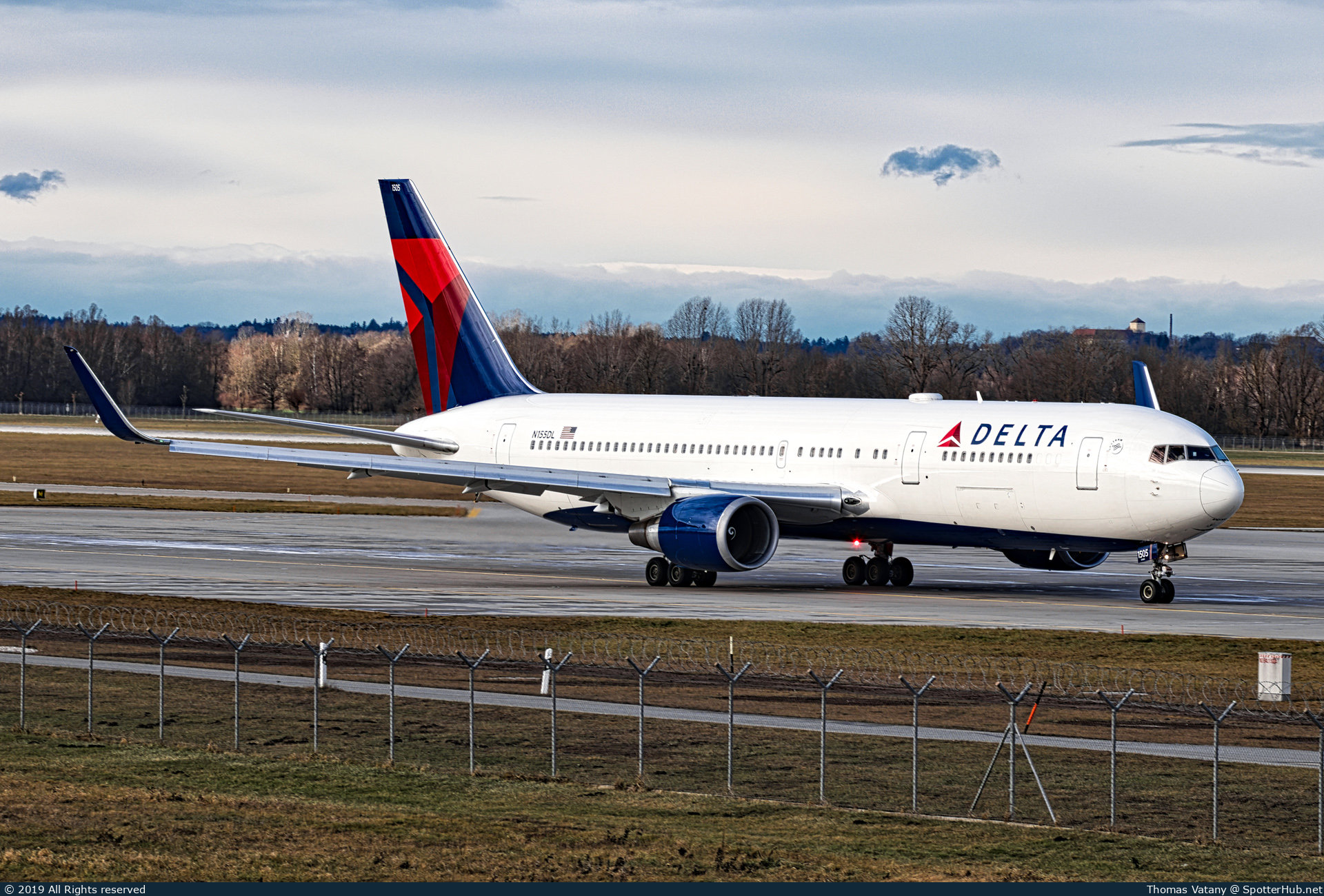 Photo of N155DL - Boeing 767-3P6(ER) operated by Delta Air Lines