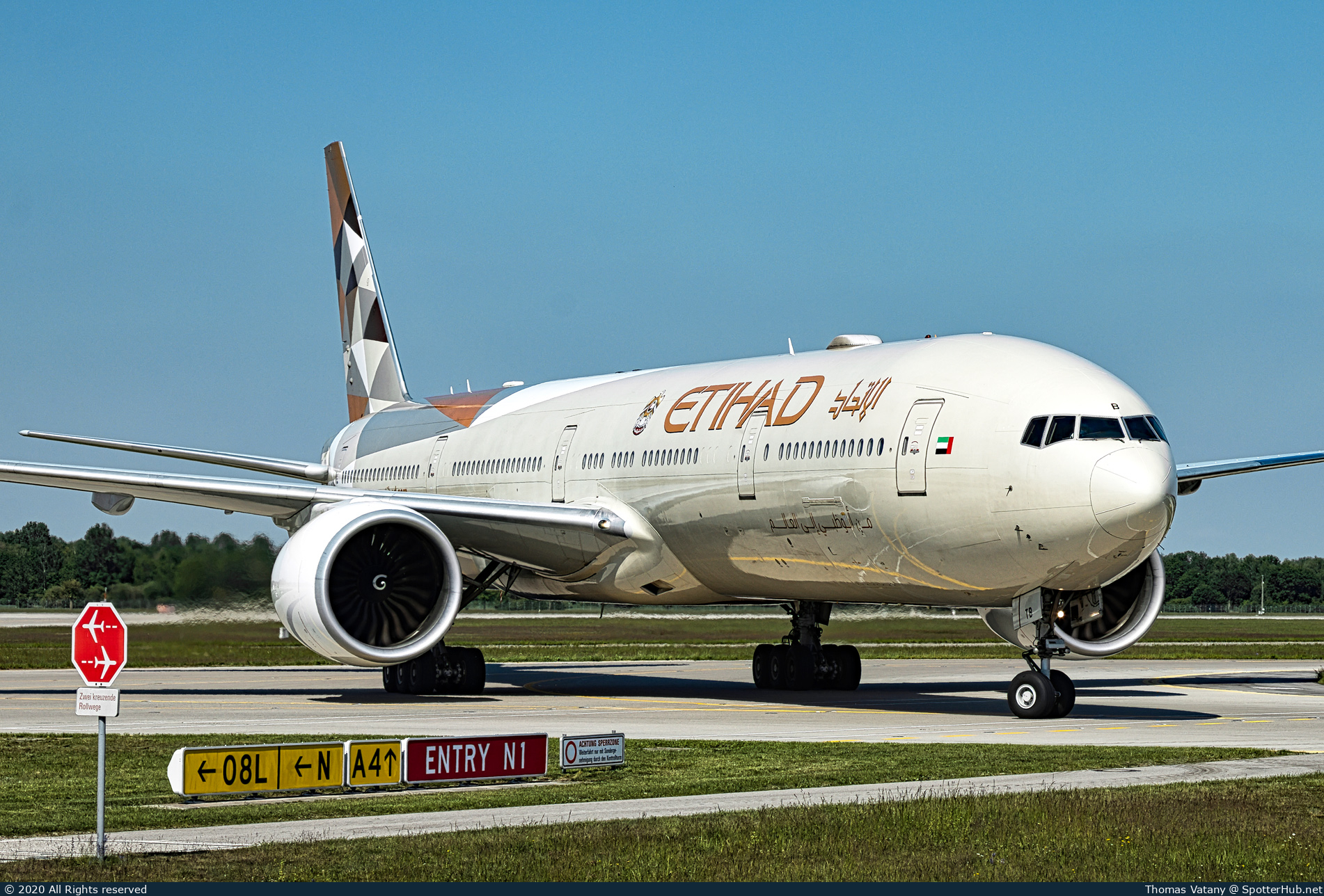 Photo of A6-ETB - Boeing 777-3FX(ER) operated by Etihad Airways