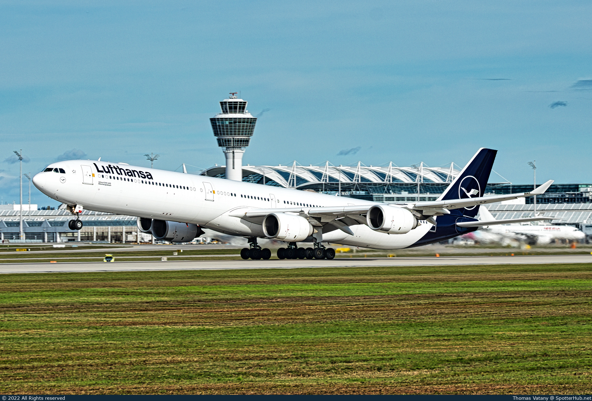 Photo of D-AIHI - Airbus A340-642 operated by Lufthansa