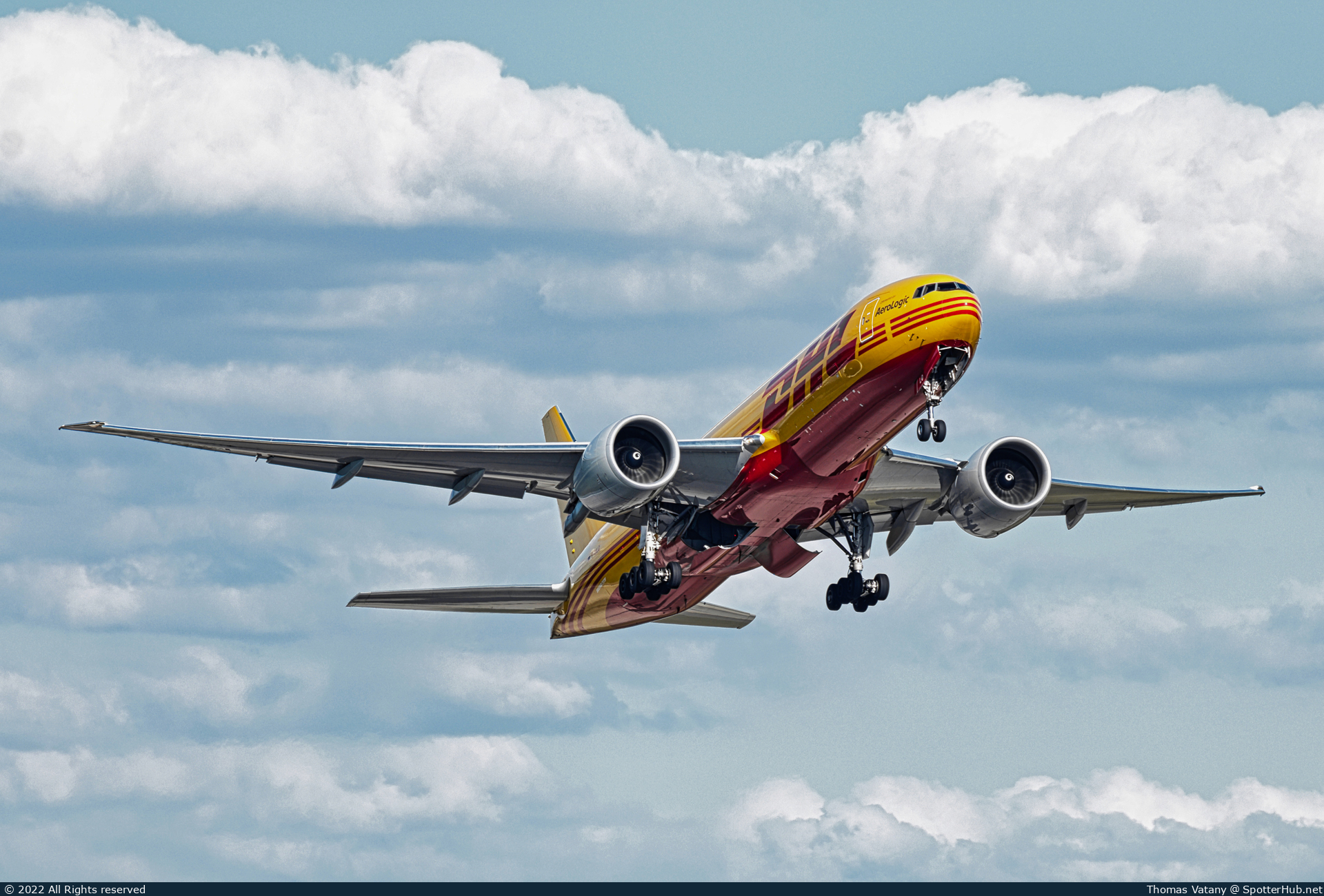 Photo of D-AALQ - Boeing 777-F operated by AeroLogic
