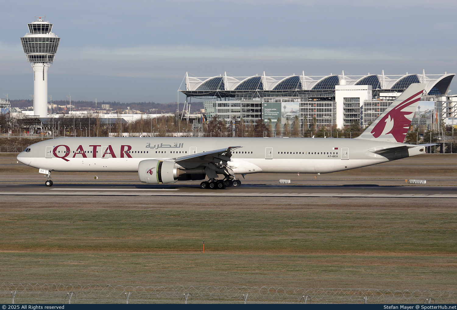 Photo of A7-BEX - Boeing 777-3DZ(ER) operated by Qatar Airways