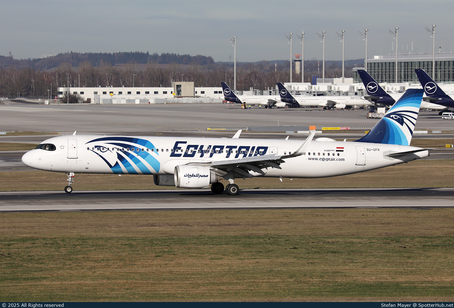 Photo of SU-GFR - Airbus A321-251NX operated by Egyptair