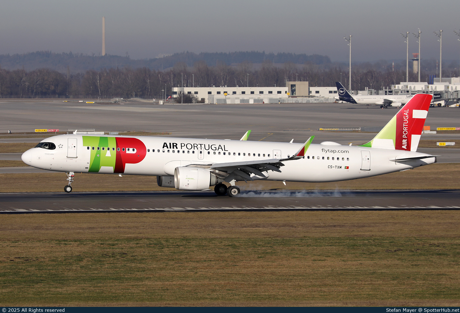 Photo of CS-TXM - Airbus A321-251NX operated by TAP Air Portugal