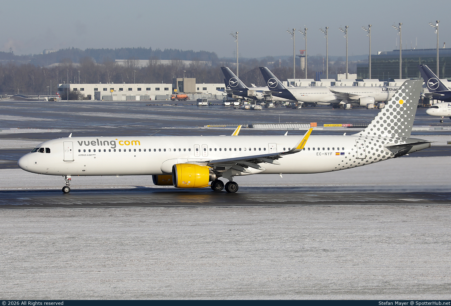 Photo of EC-NYF - Airbus A321-271NX operated by Vueling