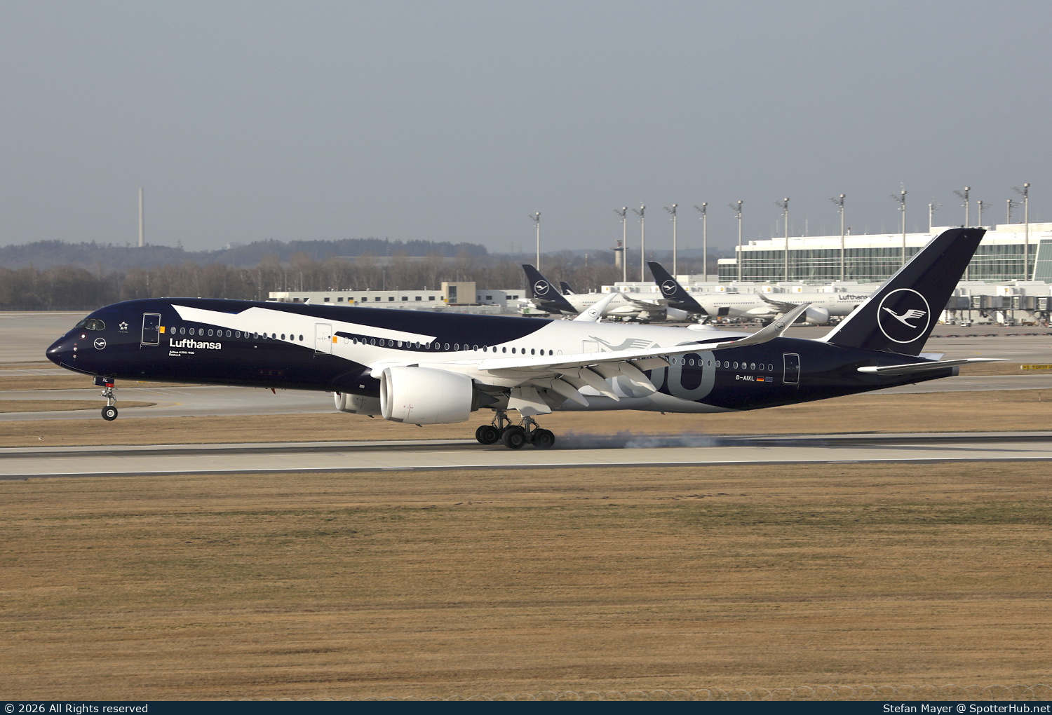 Photo of D-AIXL - Airbus A350-941 operated by Lufthansa