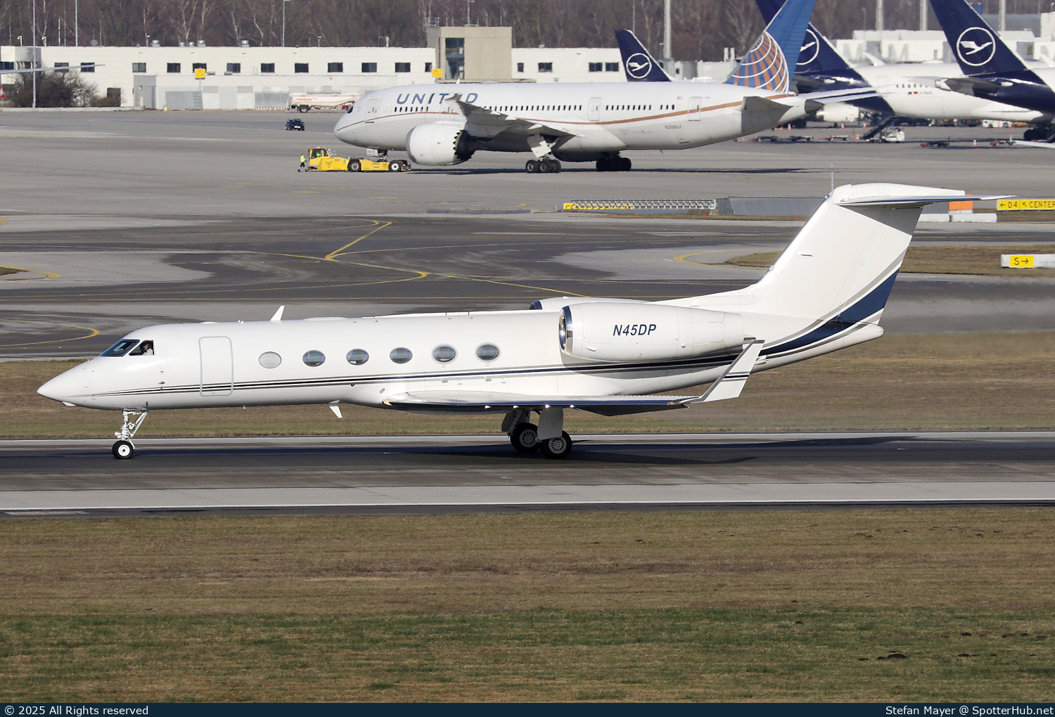Photo of N45DP - Gulfstream GIV-X (G450) operated by Private