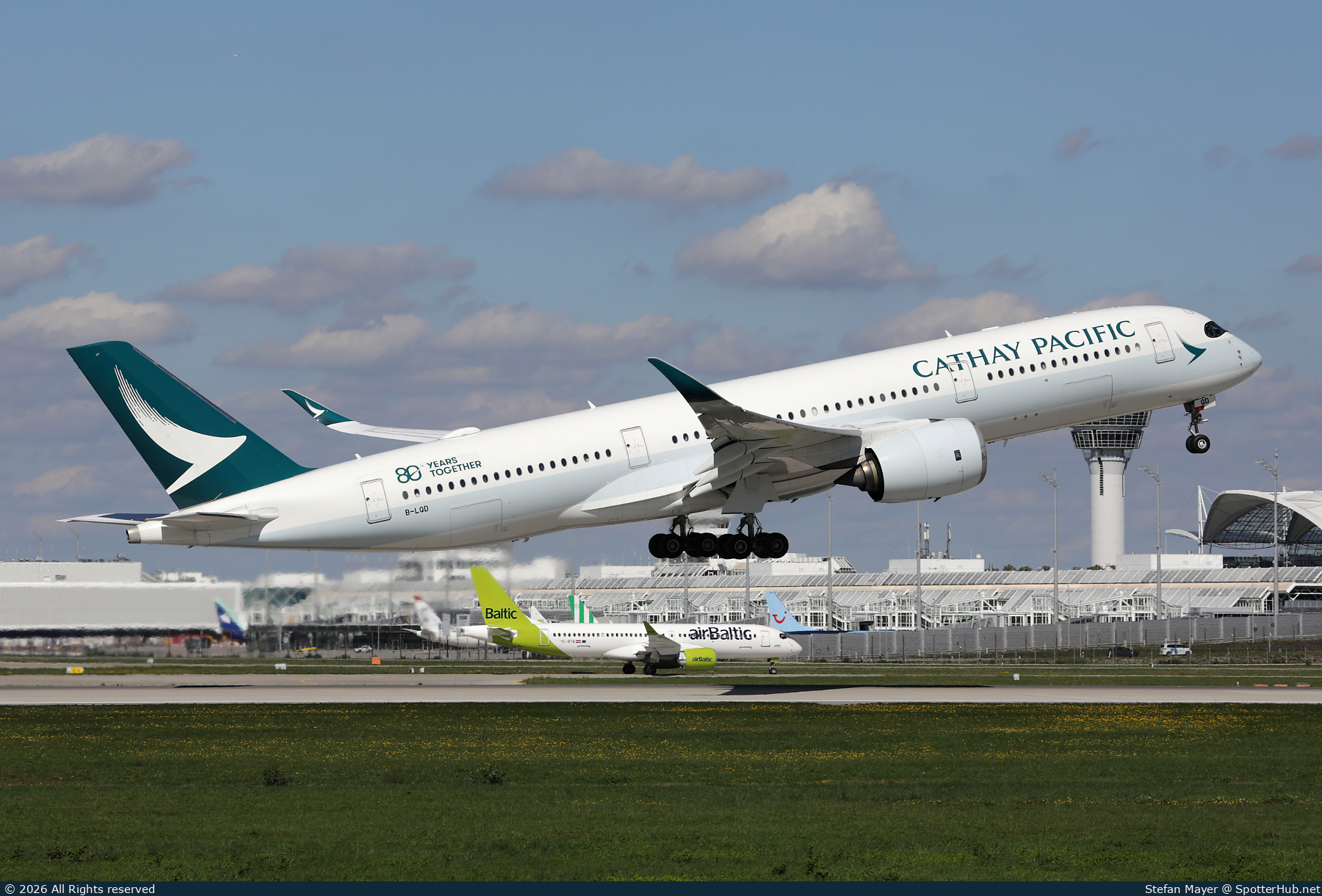 Photo of B-LQD - Airbus A350-941 operated by Cathay Pacific Airways