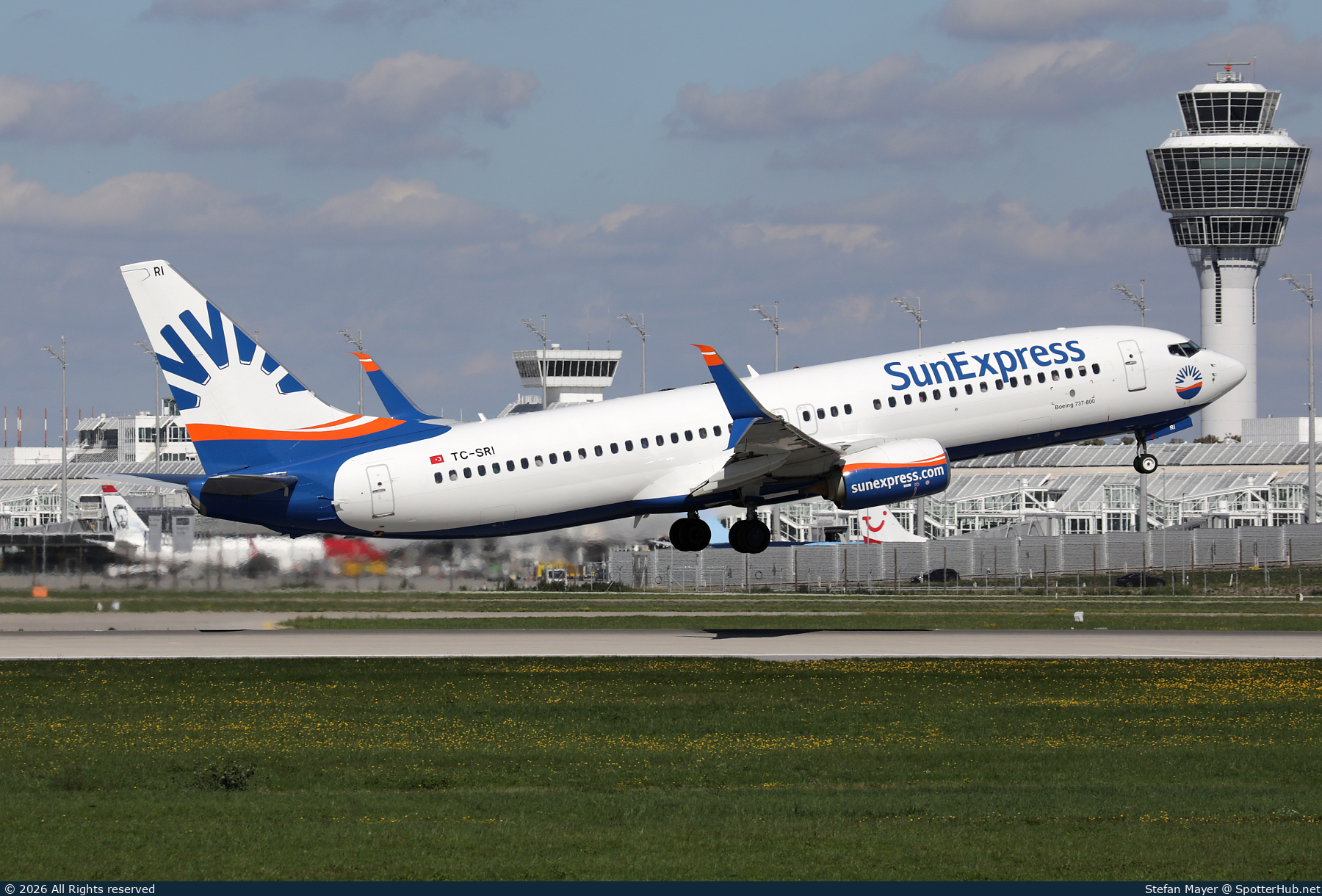 Photo of TC-SRI - Boeing 737-8KN operated by SunExpress