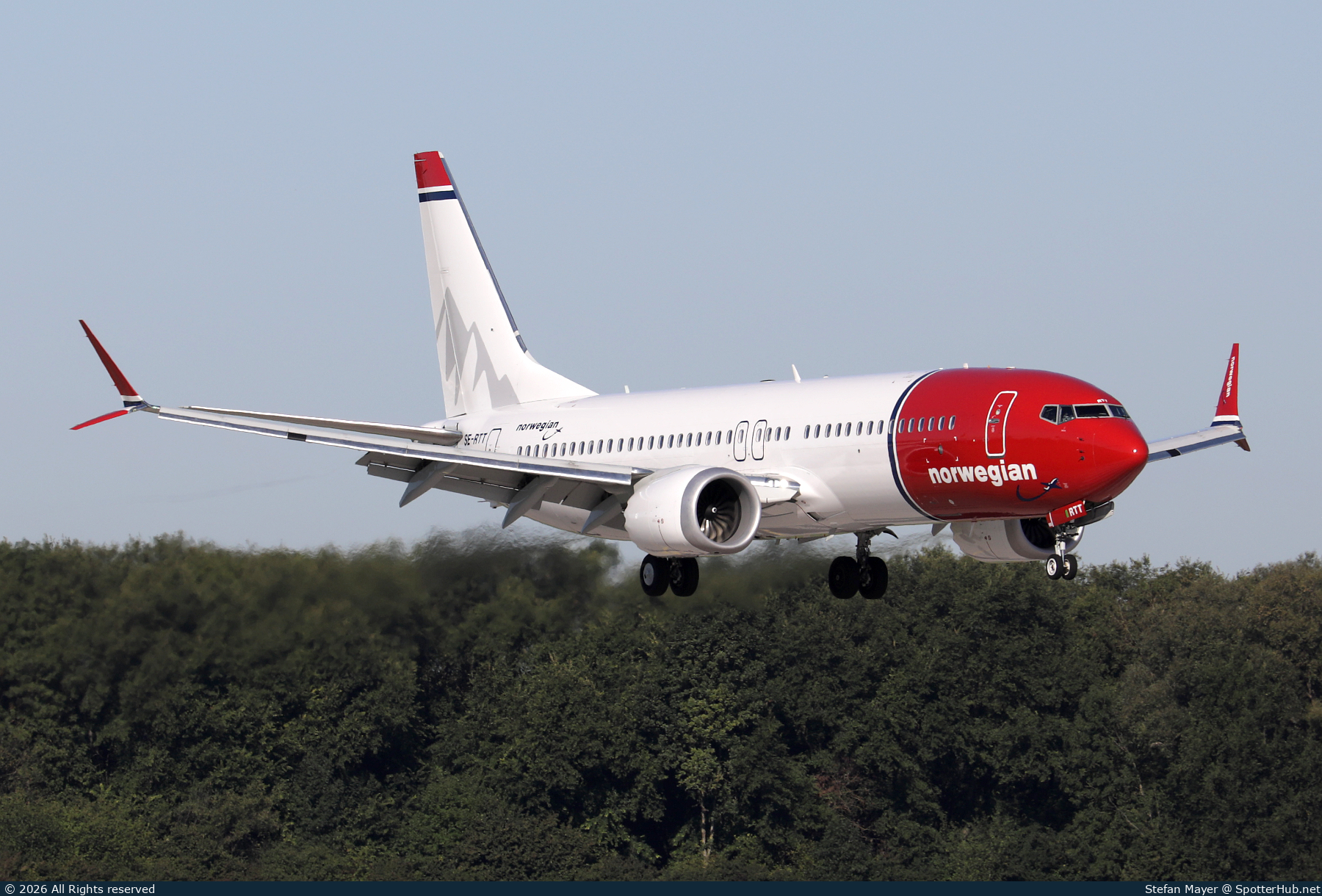 Photo of SE-RTT - Boeing 737 MAX 8 operated by Norwegian Air Sweden