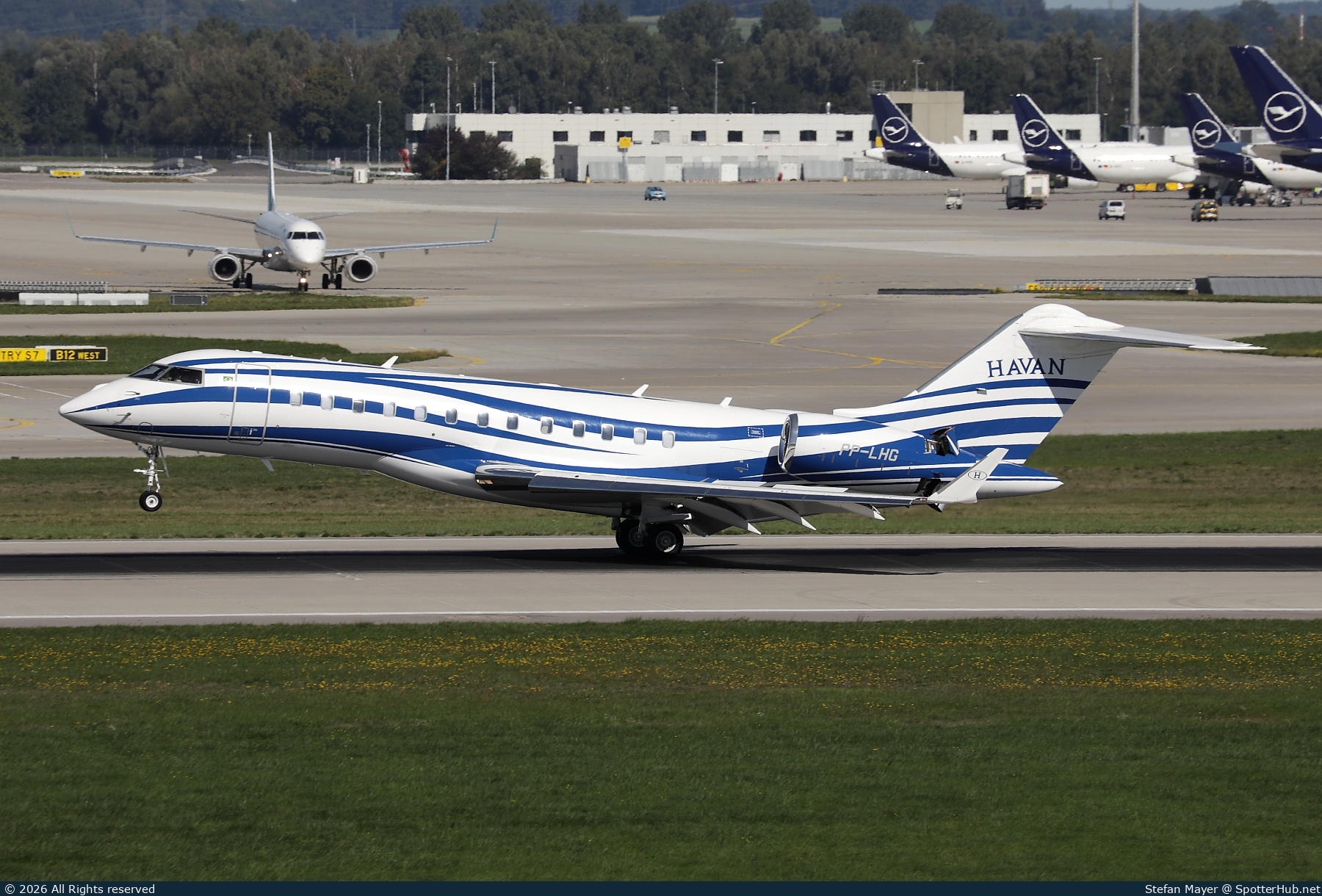Photo of PP-LHG - Bombardier Global 6000 operated by Havan Lojas De Departamentos