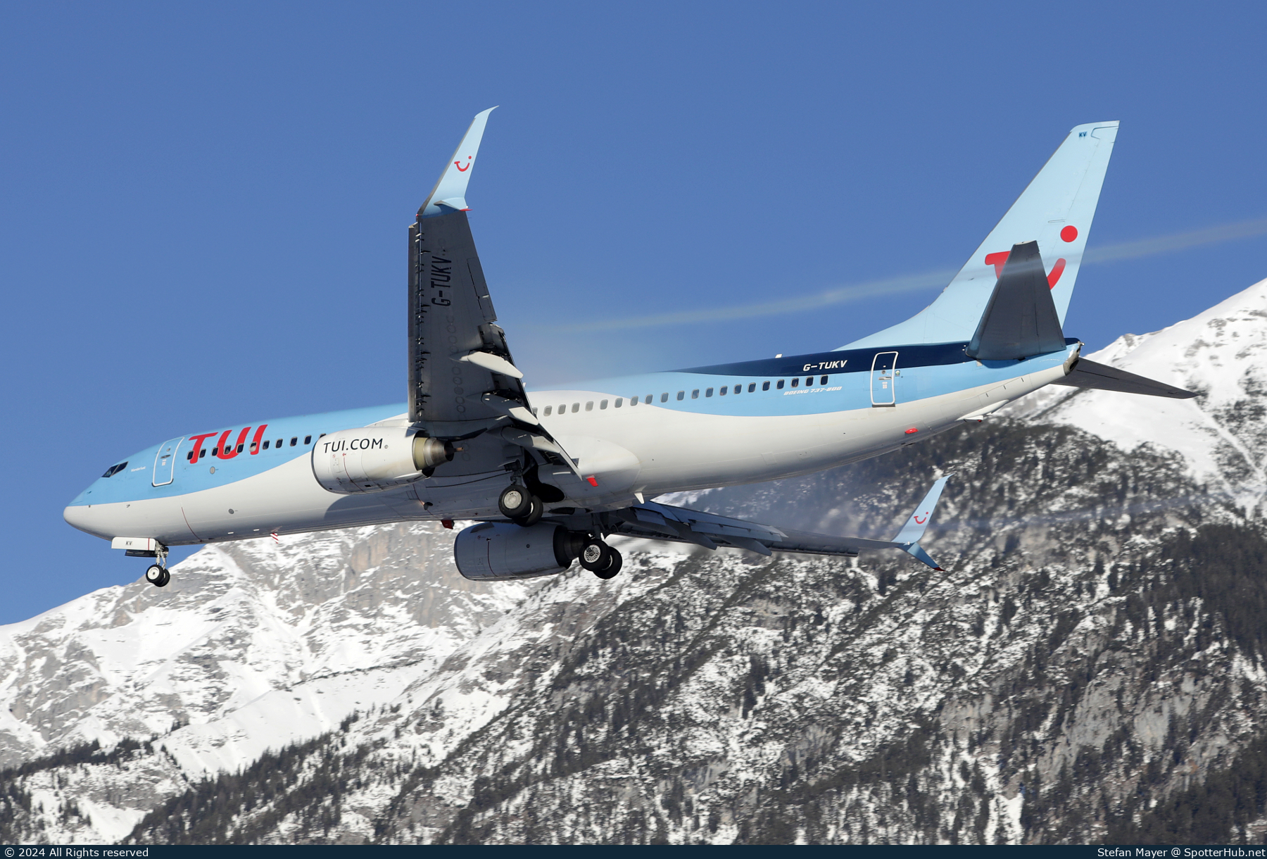 Photo of G-TUKV - Boeing 737-8K5 operated by TUI Airways