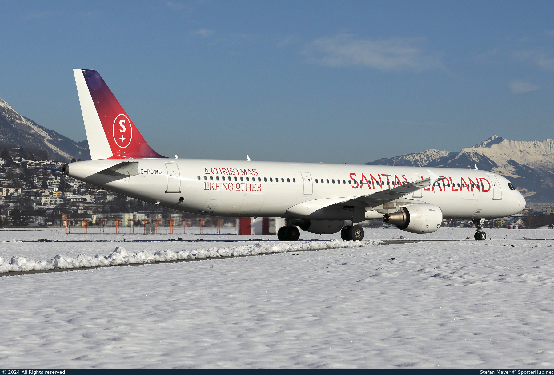 Photo of G-POWU - Airbus A321-211 operated by Titan Airways