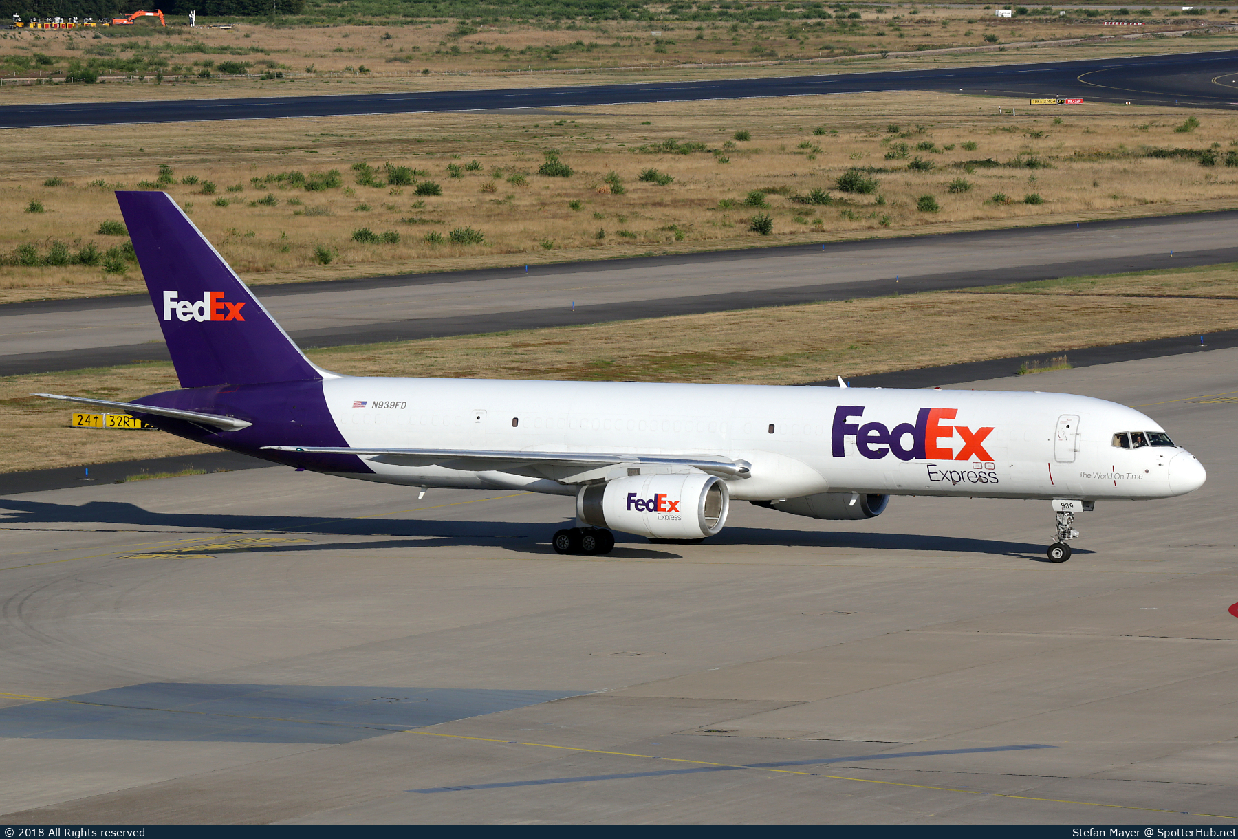 Photo of N939FD - Boeing 757-23A(SF) operated by FedEx